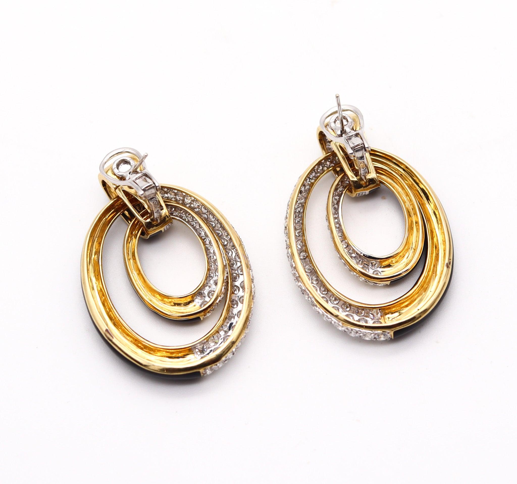 Taglio brillante PERSEPHONE Orecchini pendenti smaltati in oro 18Kt con 8,19 carati di diamanti in vendita