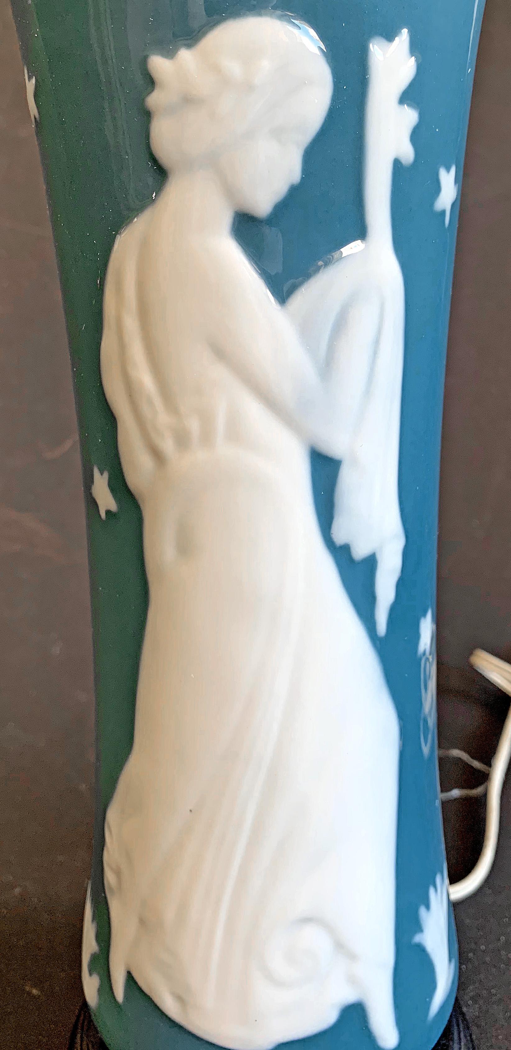 Américain « Persephone, déesse du printemps », rare lampe de bureau en porcelaine Art Déco par Lenox en vente