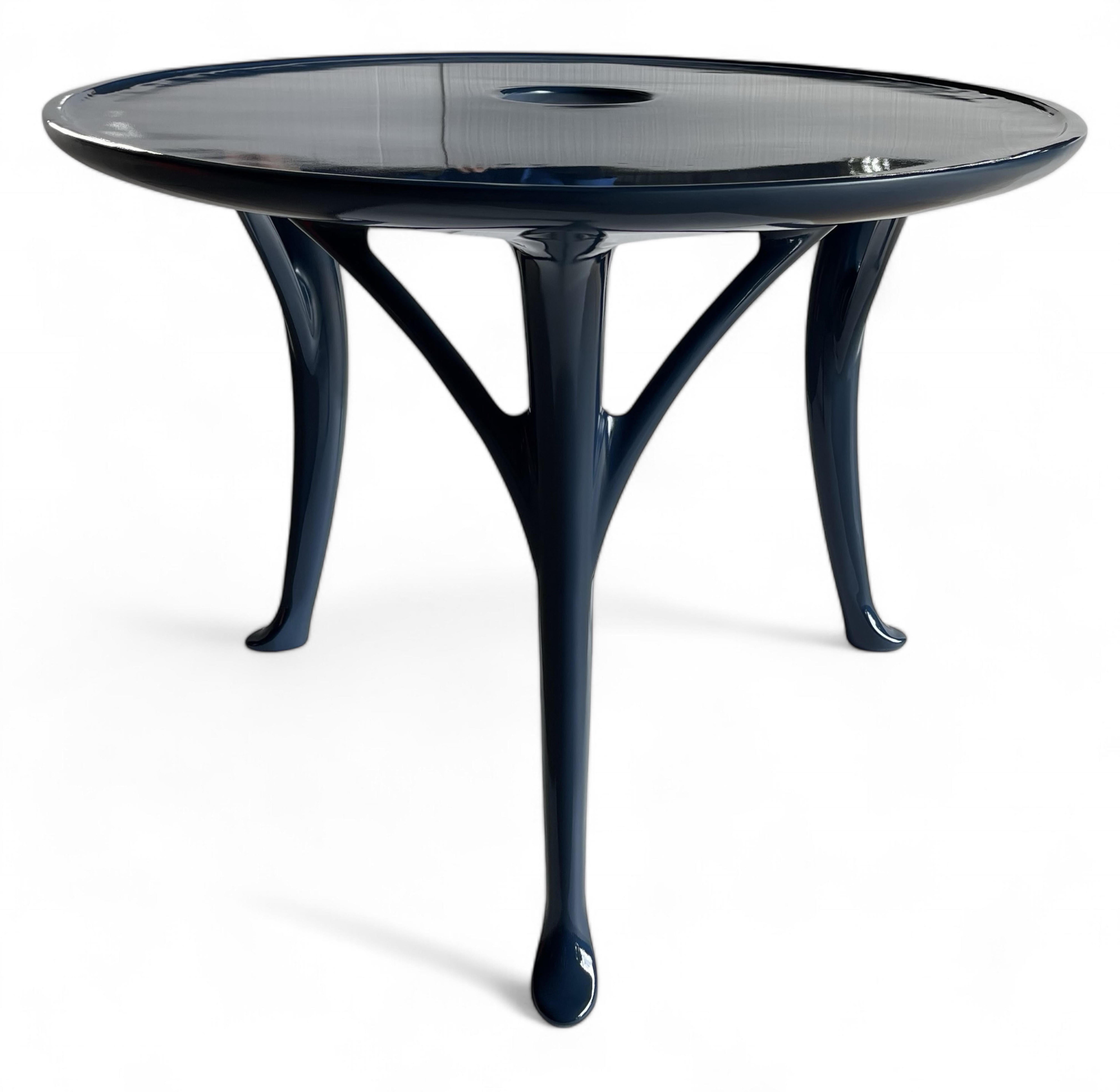 Art nouveau Ovale Pershing et bleu nuit, résine moulée renforcée de fibres en vente
