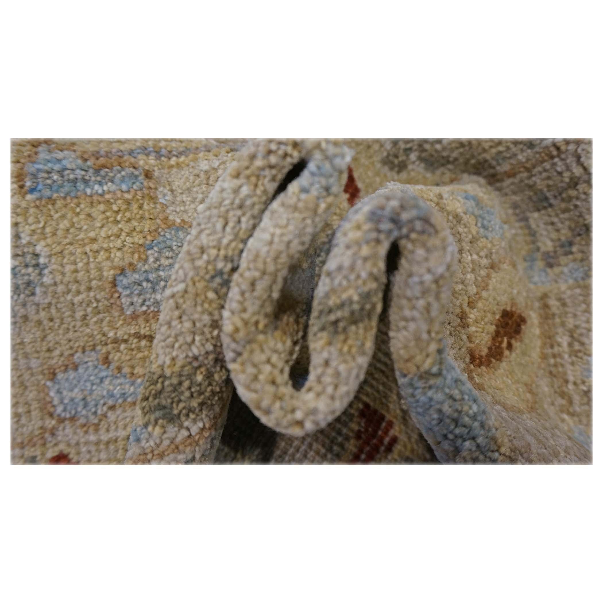 Persia Sultanabad Wool 8x10 Ivory, Tan, Green & Red Handmade Area Rug (Wolle) im Angebot