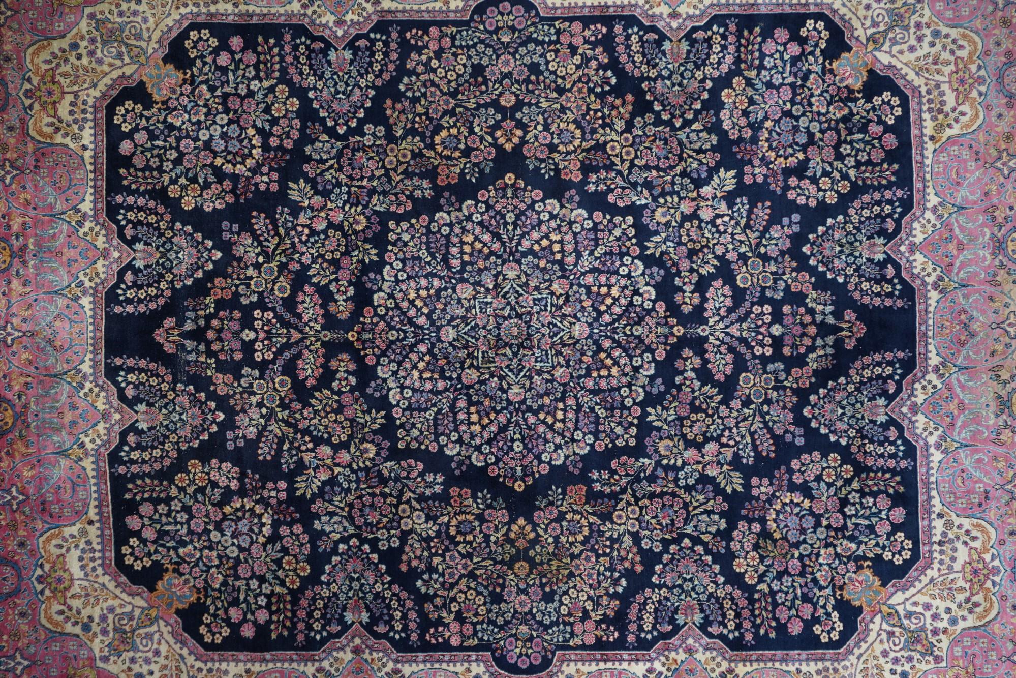 Persia Wool on Cotton Rug For Sale 3