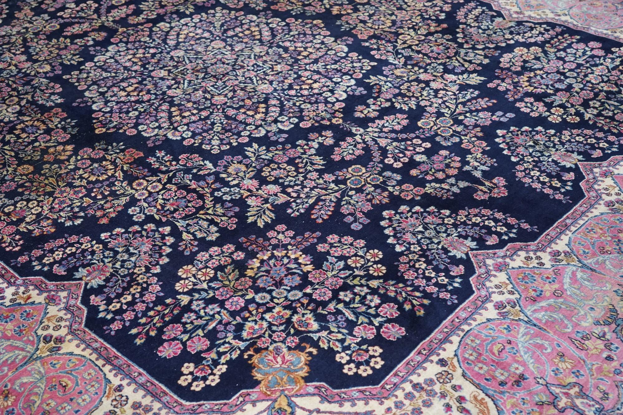 Persia Wool on Cotton Rug For Sale 4
