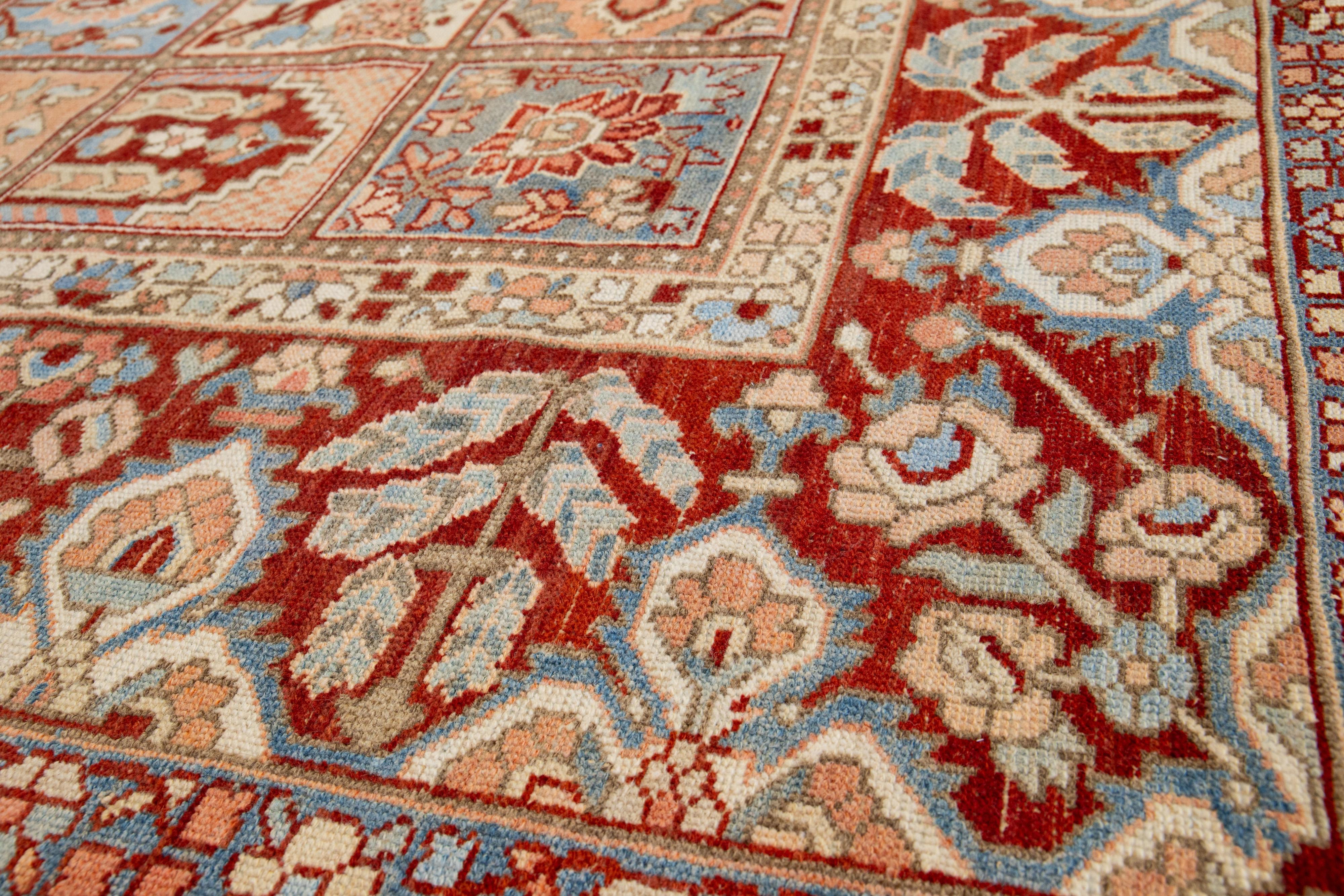 Persische 1920er Bachtiari Multicolor Wollteppich mit Allover-Muster (Islamisch) im Angebot