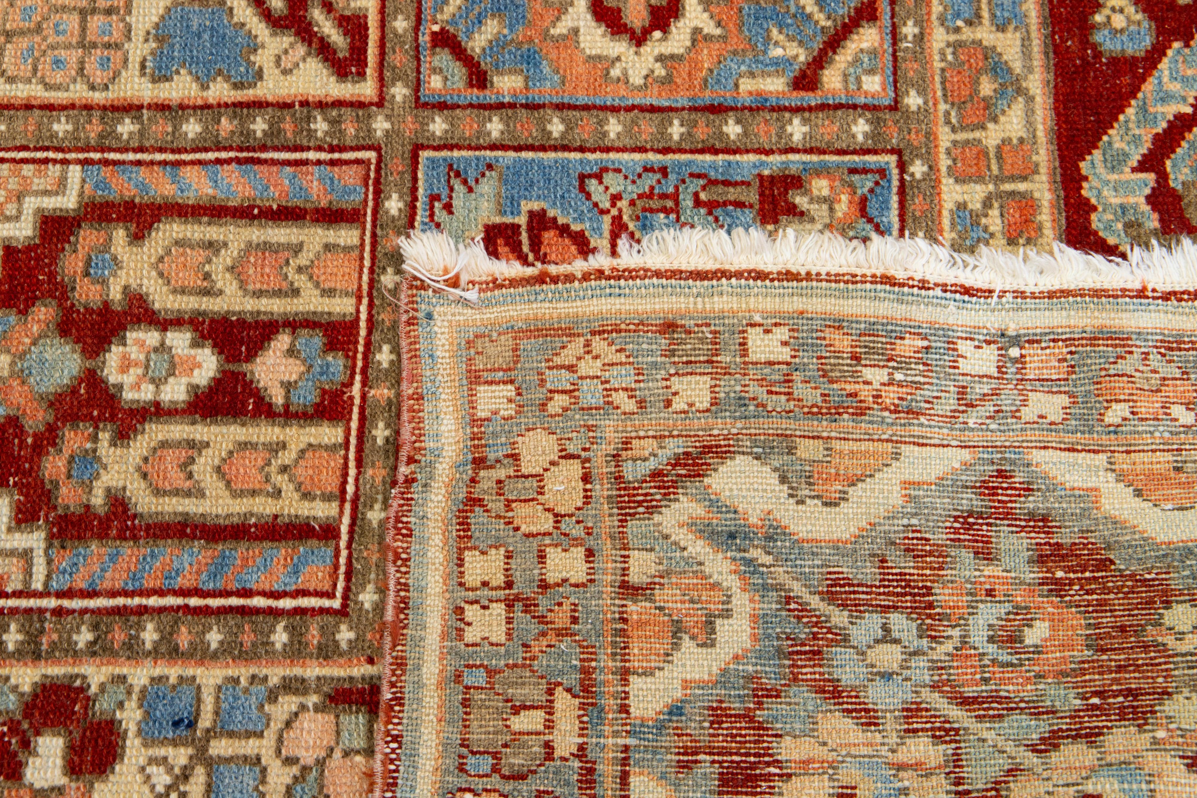 Persische 1920er Bachtiari Multicolor Wollteppich mit Allover-Muster im Angebot 2