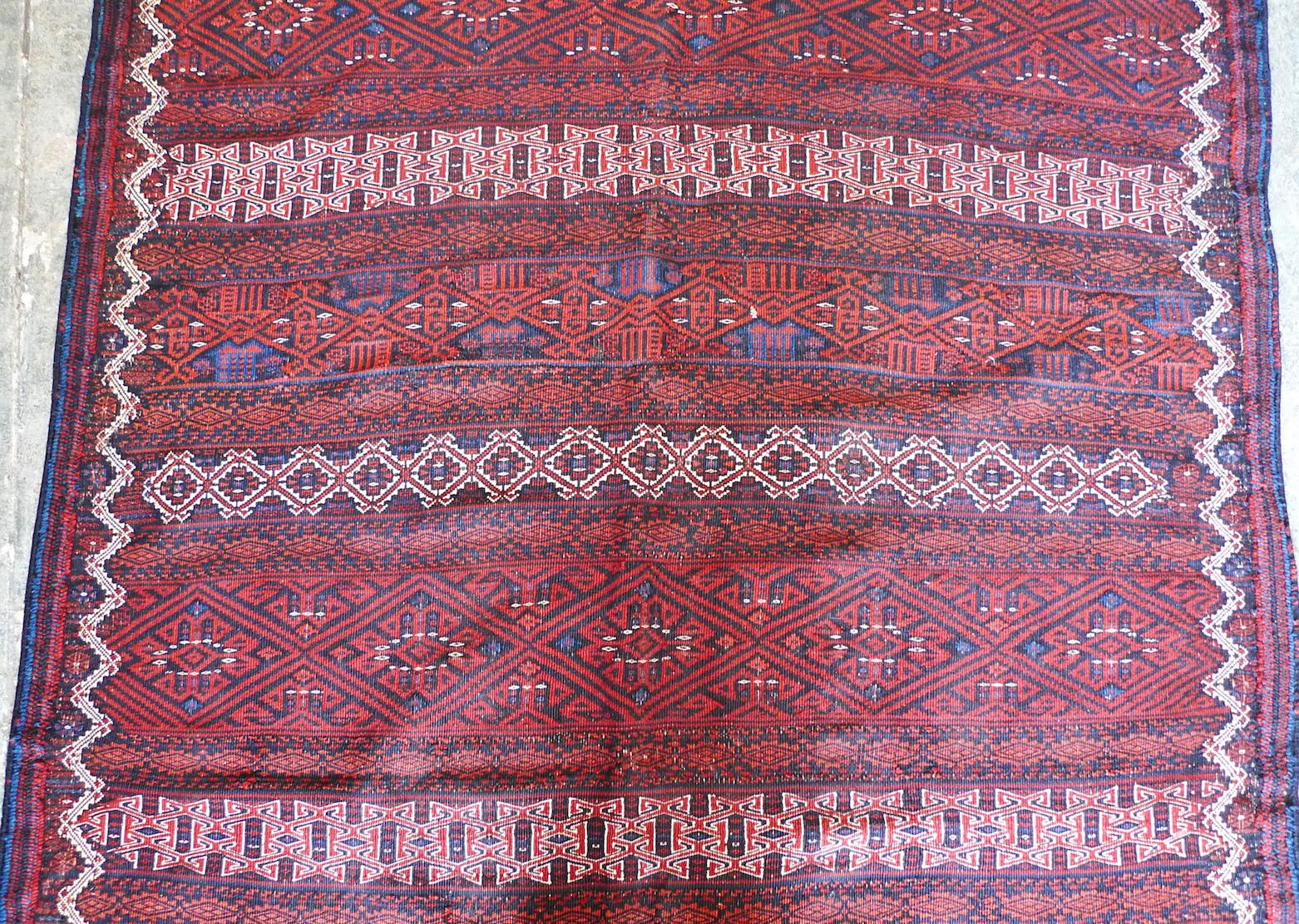 Mid-20th Century Persian 1940s Balochistan Soumak Flatweave Wool Rug For Sale