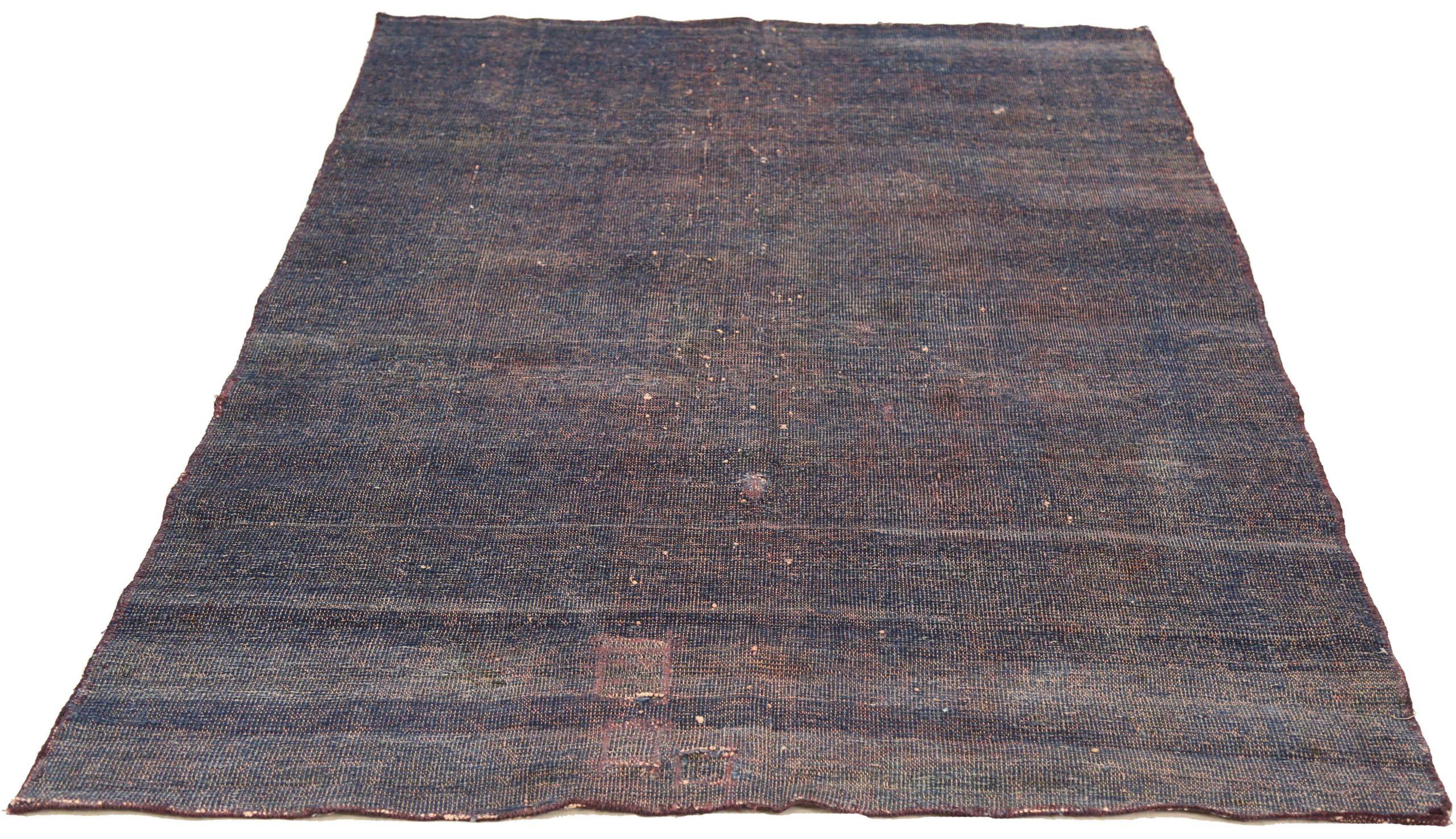 Scopri l'eleganza degli antichi tappeti persiani del 1880. Progettato con una meticolosa attenzione ai dettagli, questo design esclusivo è perfetto per valorizzare il tuo spazio.