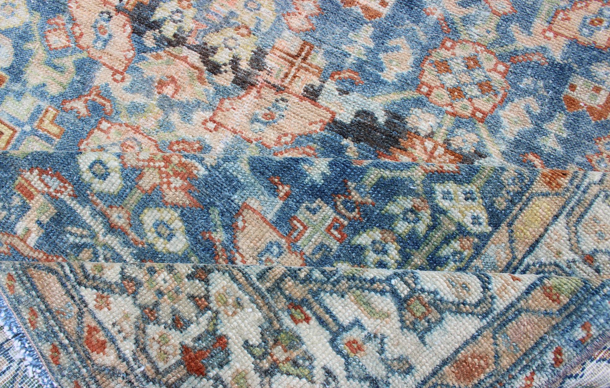 Persischer antiker Malayer-Perserteppich mit All-Over-Design in verschiedenen Blau-, Elfenbein- und Rottönen 9
