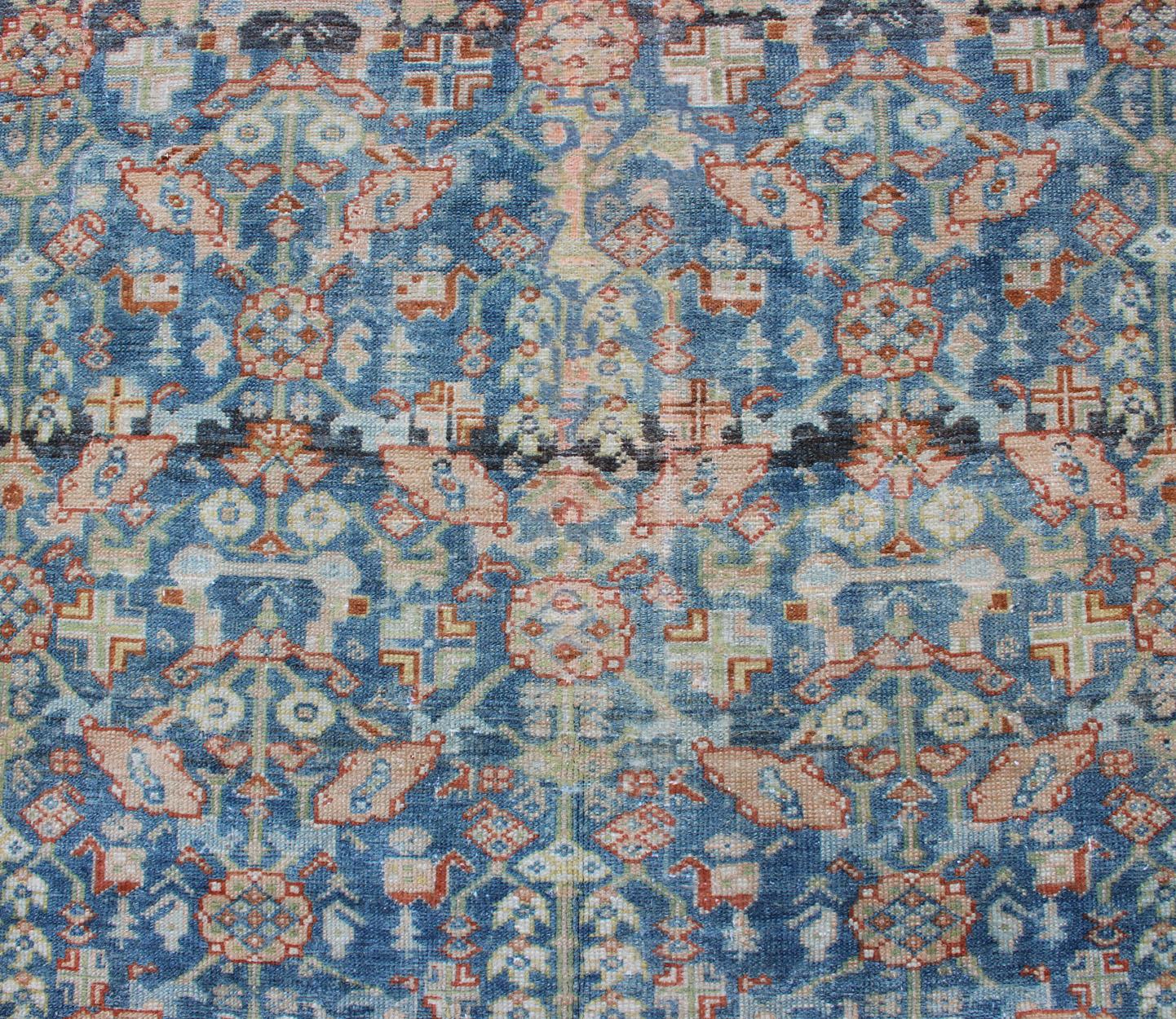 Persischer antiker Malayer-Perserteppich mit All-Over-Design in verschiedenen Blau-, Elfenbein- und Rottönen 2