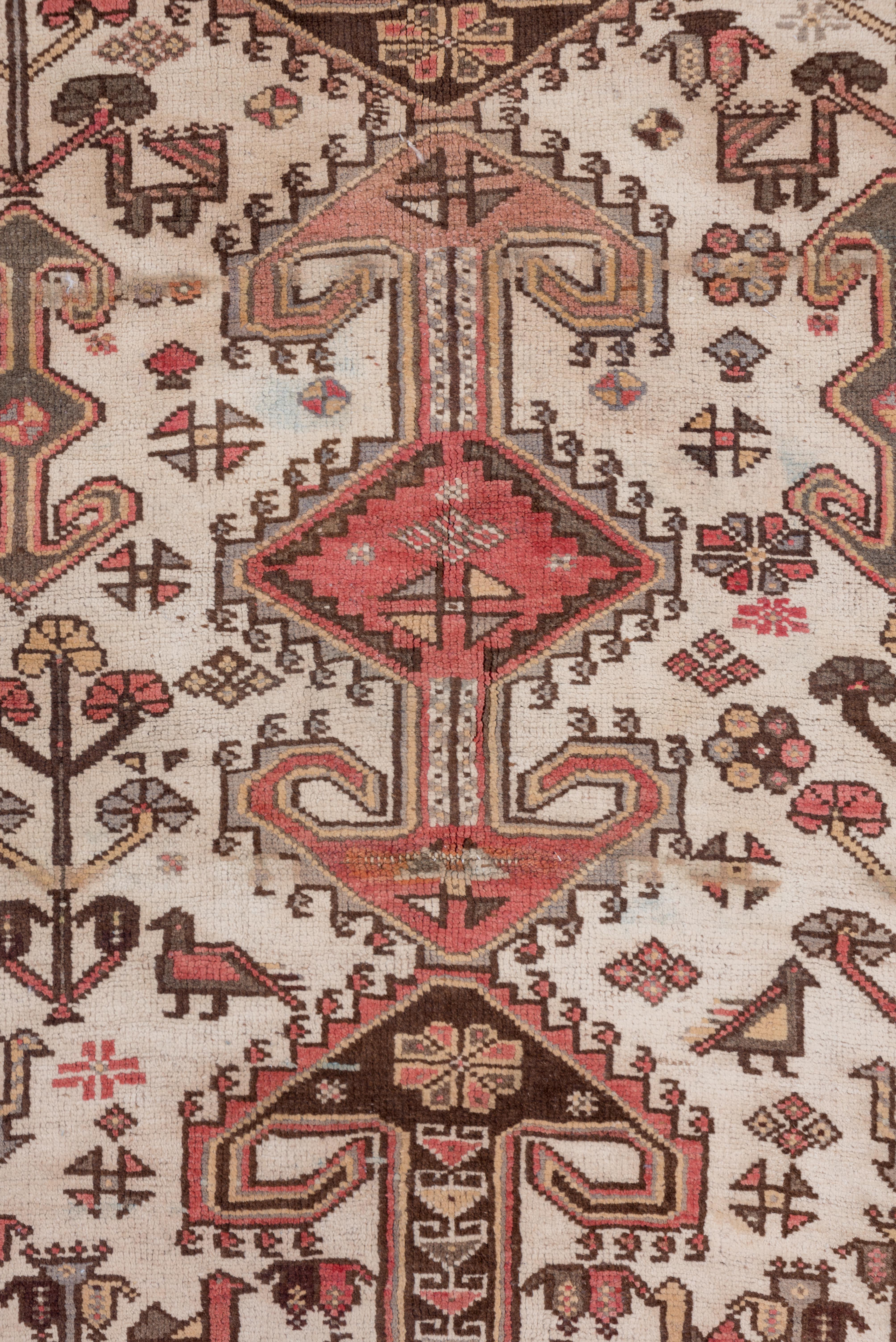 Laine Tapis persan ancien des années 1940 en laine traditionnelle multicolore nouée à la main en vente