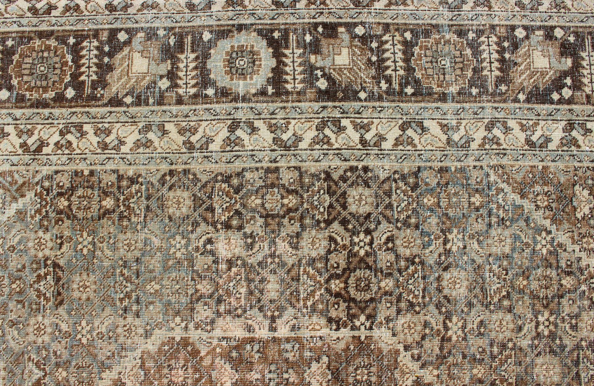 Tabriz persan ancien avec motif géométrique en losanges superposés dans des tons terreux en vente 5