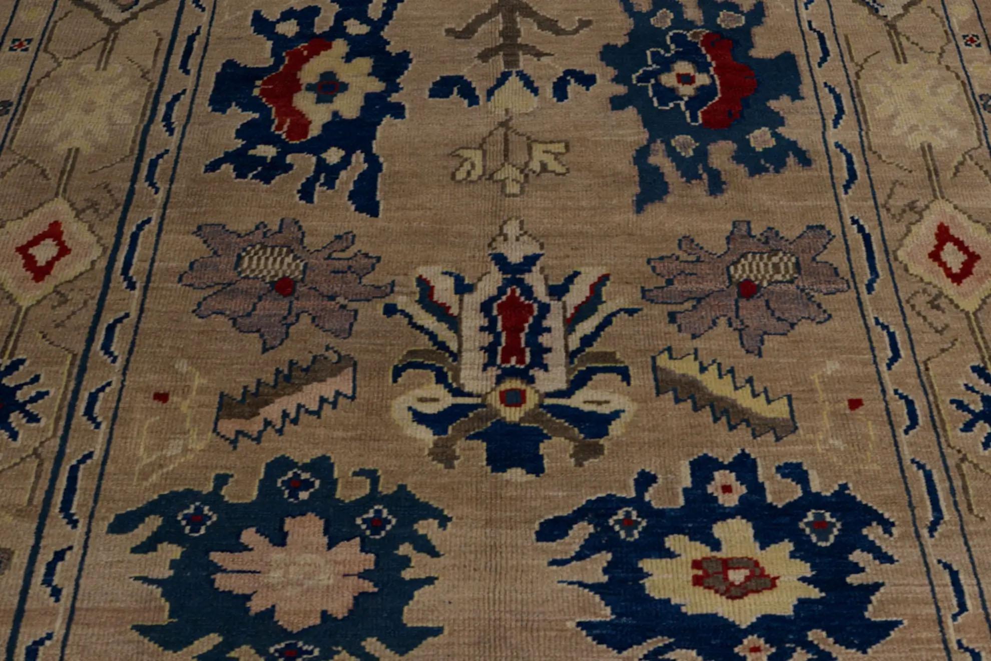 19th Century Persian Area Rug - Oushak Design - Ivory Blue Red For Sale