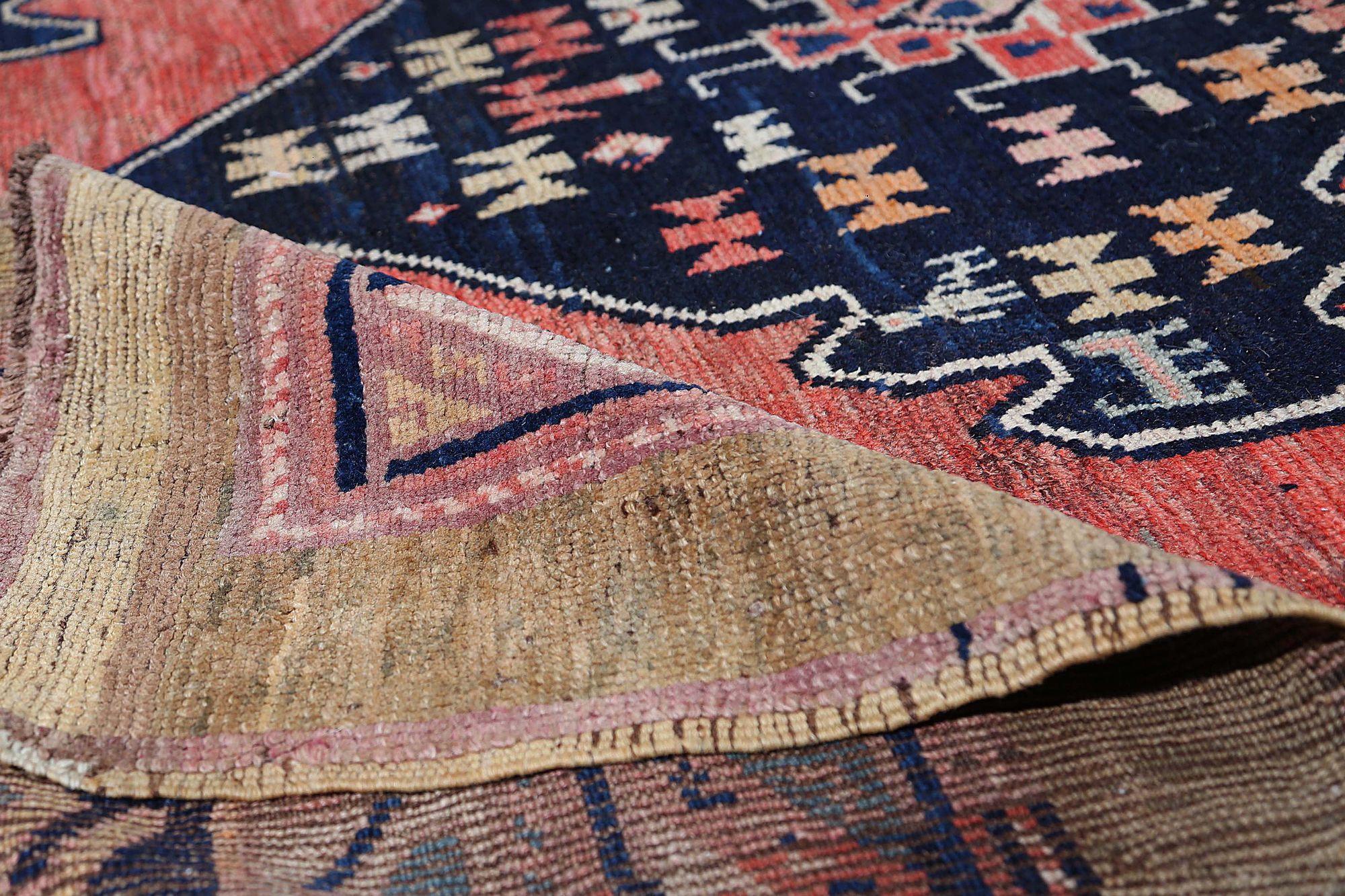 Tappeti persiani Azerbaijan - Lana Nero Rosso - 97184 In condizioni ottime in vendita a Dallas, TX