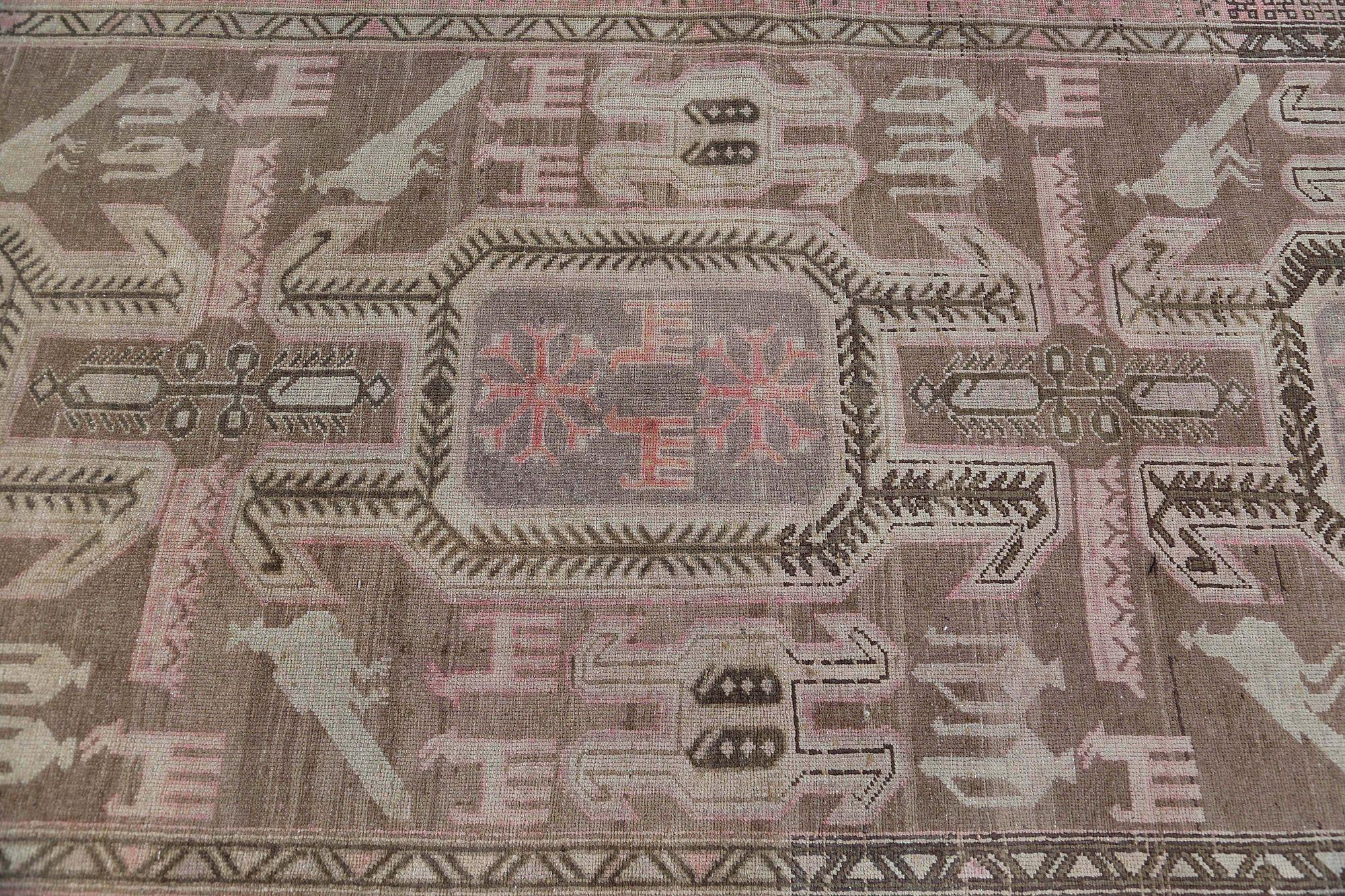Tappeti persiani dell'Azerbaijan - Design marrone rosa in lana - 97395 In condizioni ottime in vendita a Dallas, TX