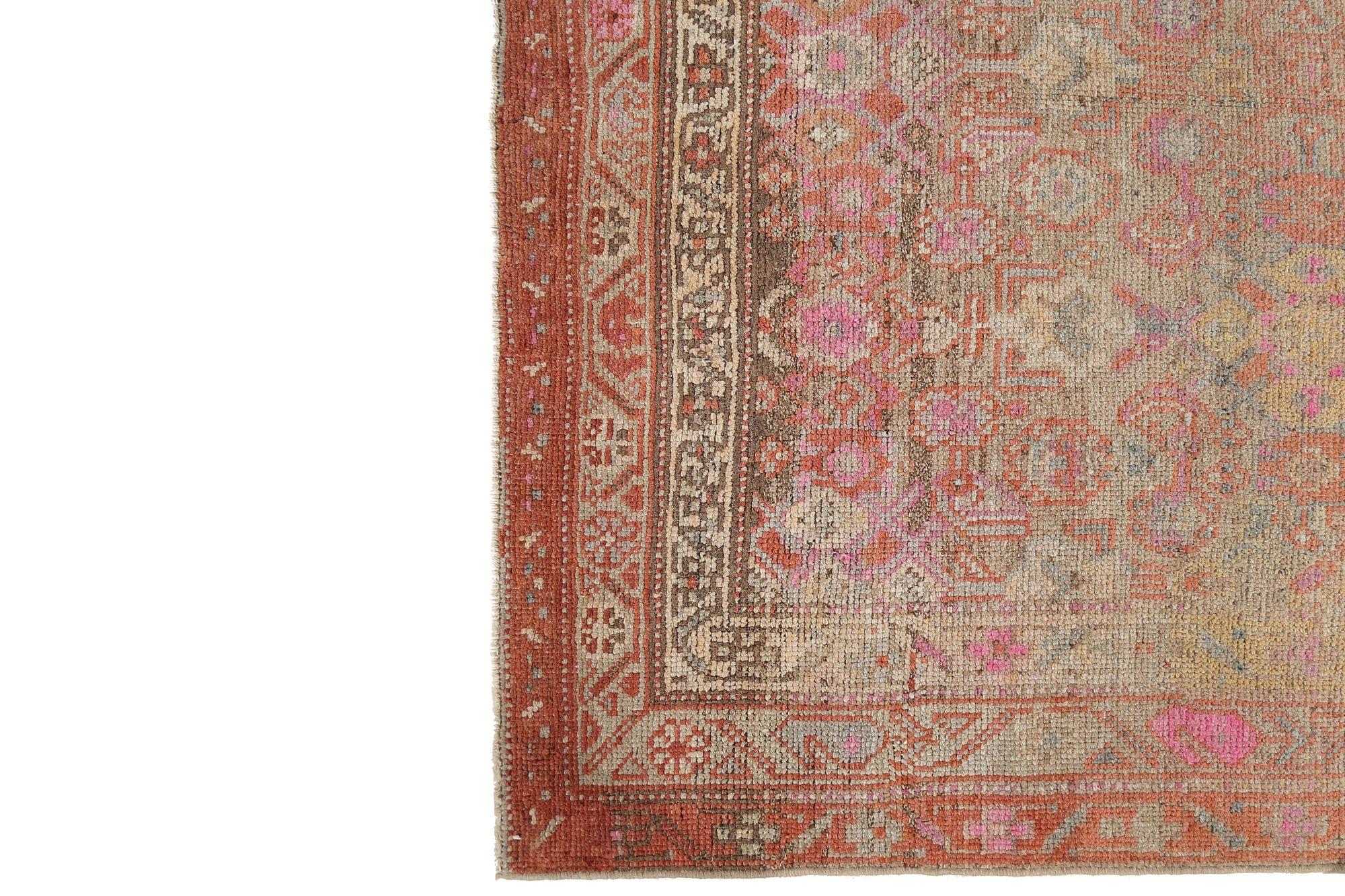 Scopri l'eleganza dell'Azerbaijan persiano con i tappeti CIRCA del 1910. Progettato con lana e BrownPinkTaupe, questo design esclusivo è perfetto per valorizzare il tuo spazio.