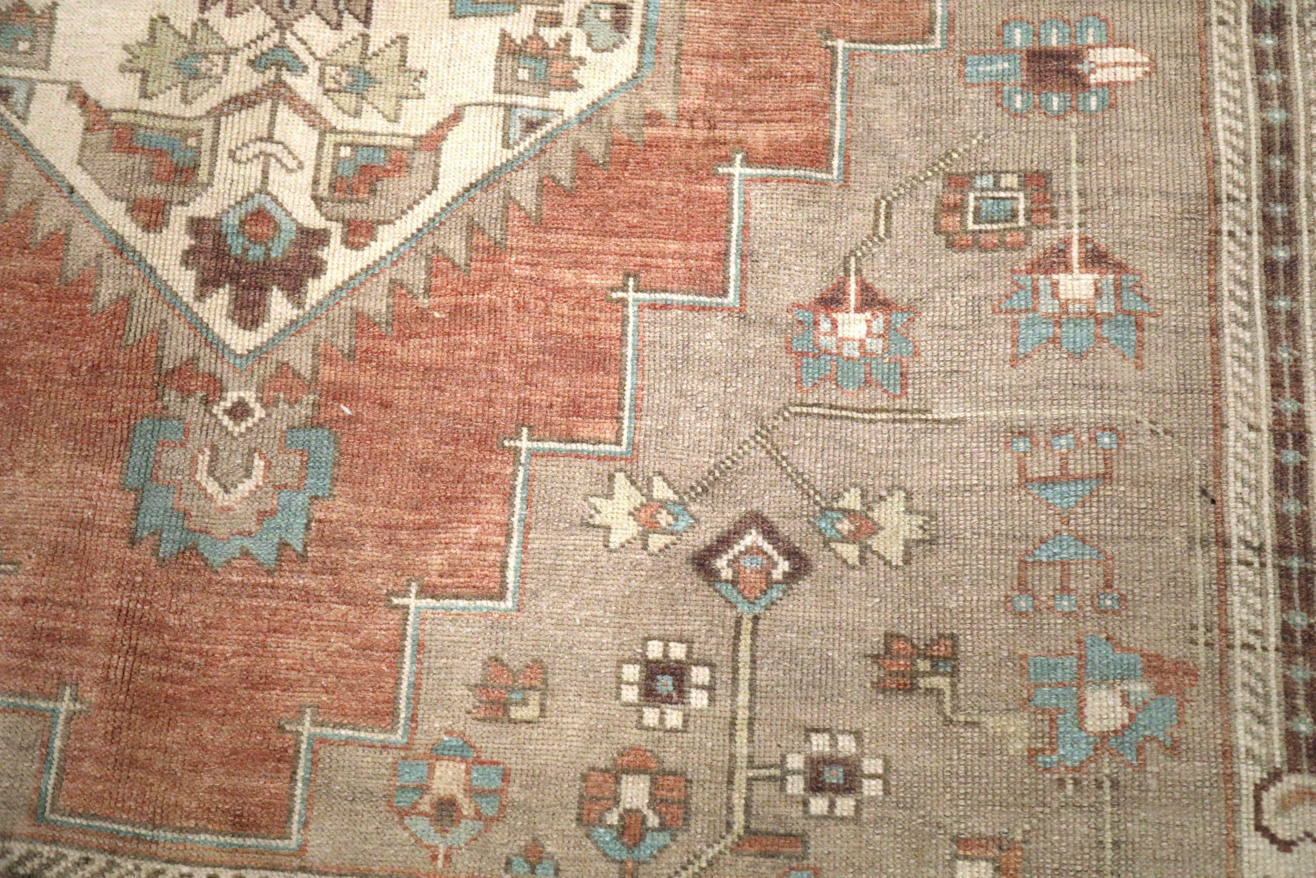 Tappeti persiani Azerbaijan - Lana Avorio Rosso Taupe Design - 93646 In condizioni ottime in vendita a Dallas, TX