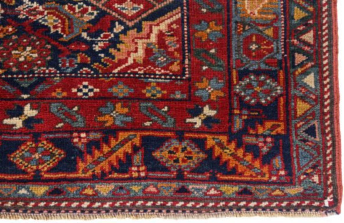 Persischer Aserbaidschan-Läufer aus Wolle - Marineblau-Rot-Design - 91623 (20. Jahrhundert) im Angebot
