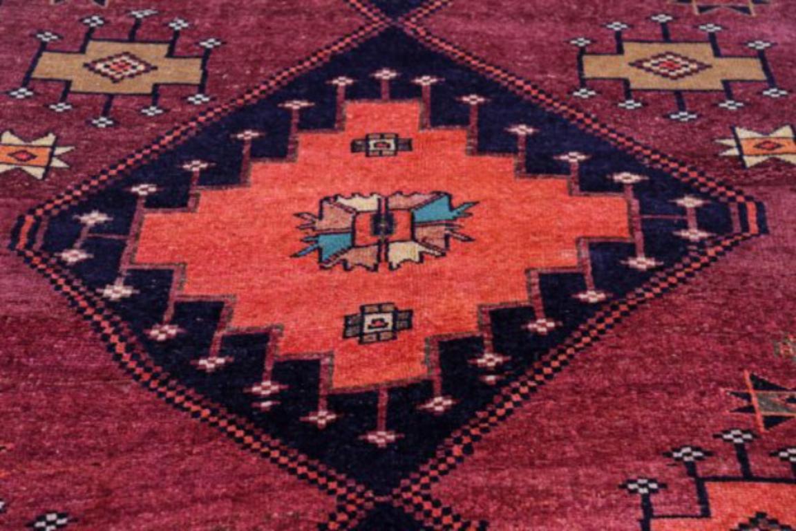 Persischer Aserbaidschan-Läufer Circa 1910 - Wolle Schwarz Rosa Purpel Design - 91607 (Asiatisch) im Angebot