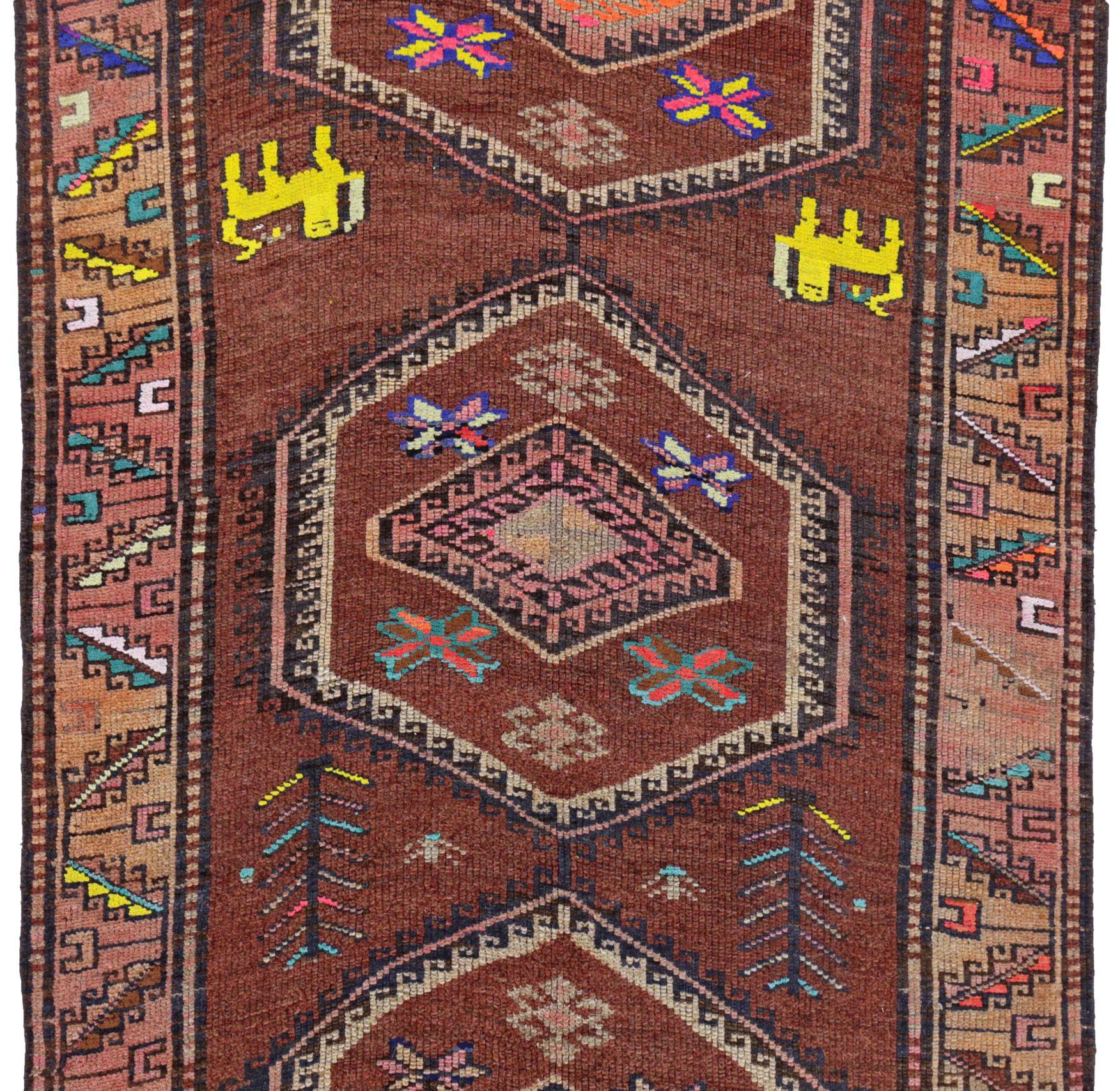 Persischer Aserbaidschan-Läufer Circa 1910 - Wolle Blau Rosa Purpel Rot - 91418 (Asiatisch) im Angebot
