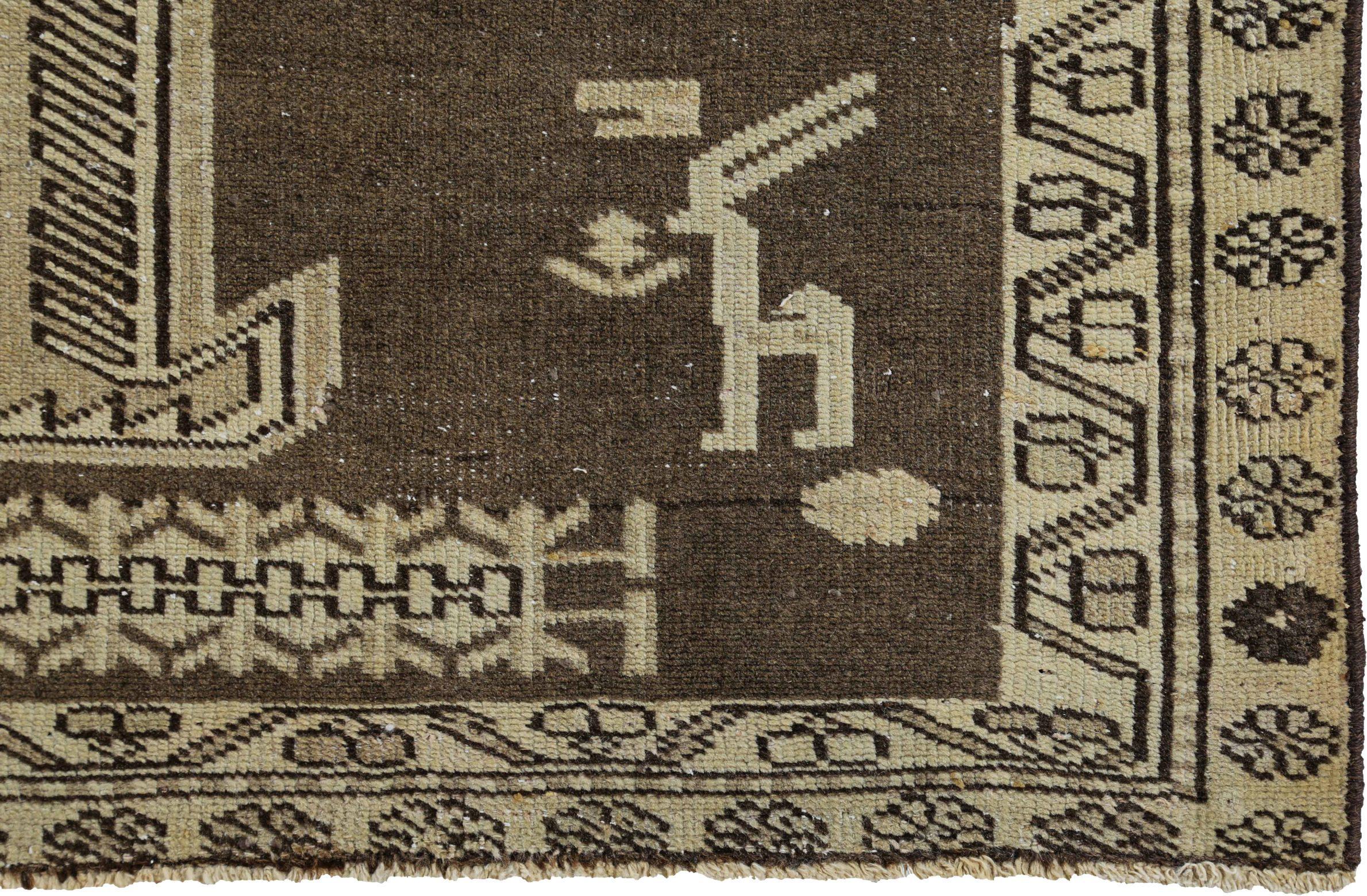 Persisch Aserbaidschan Läufer Teppich CIRCA 1910 - Wolle Braun Elfenbein Design - 89682 im Zustand „Hervorragend“ im Angebot in Dallas, TX
