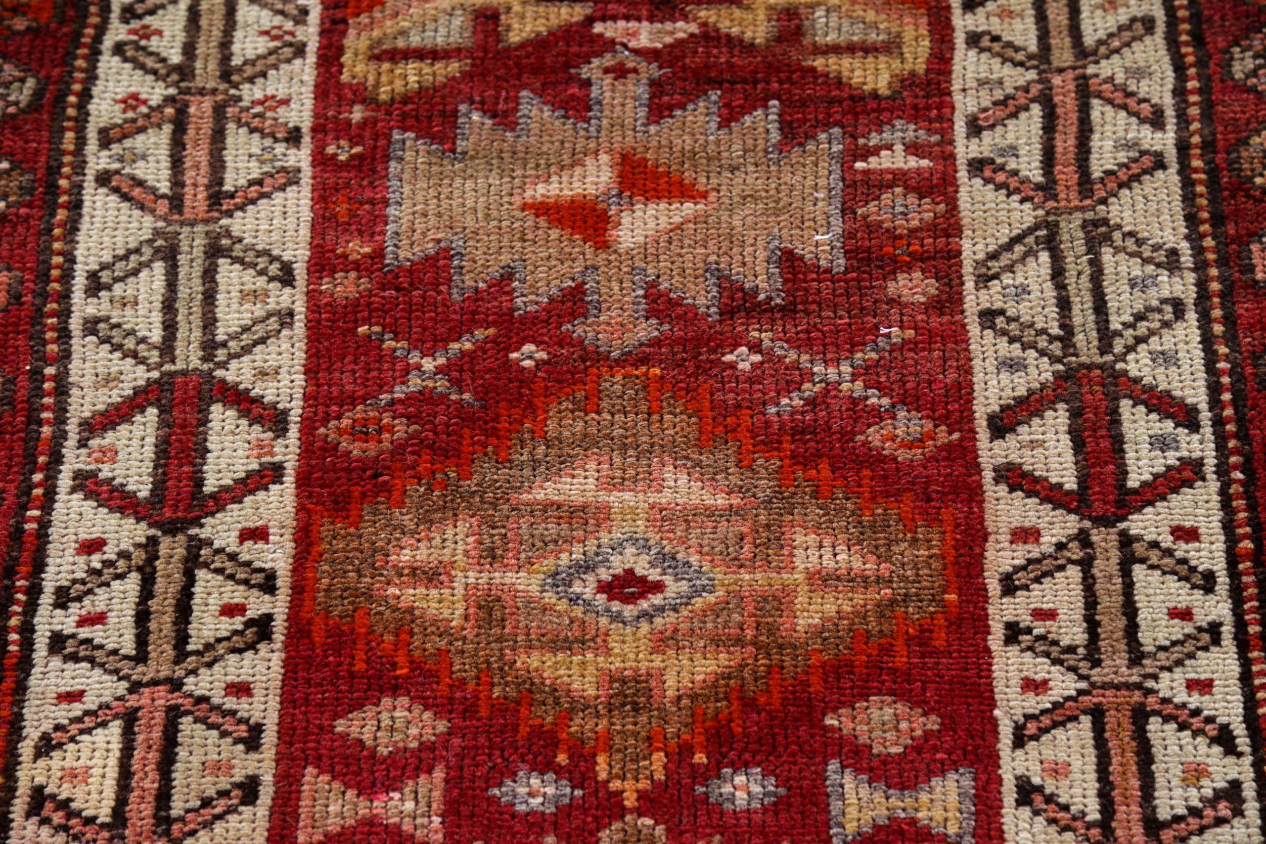 Persischer Aserbaidschan-Läufer um 1910 - Wolle Elfenbeinrot Design - 91582 im Zustand „Hervorragend“ im Angebot in Dallas, TX