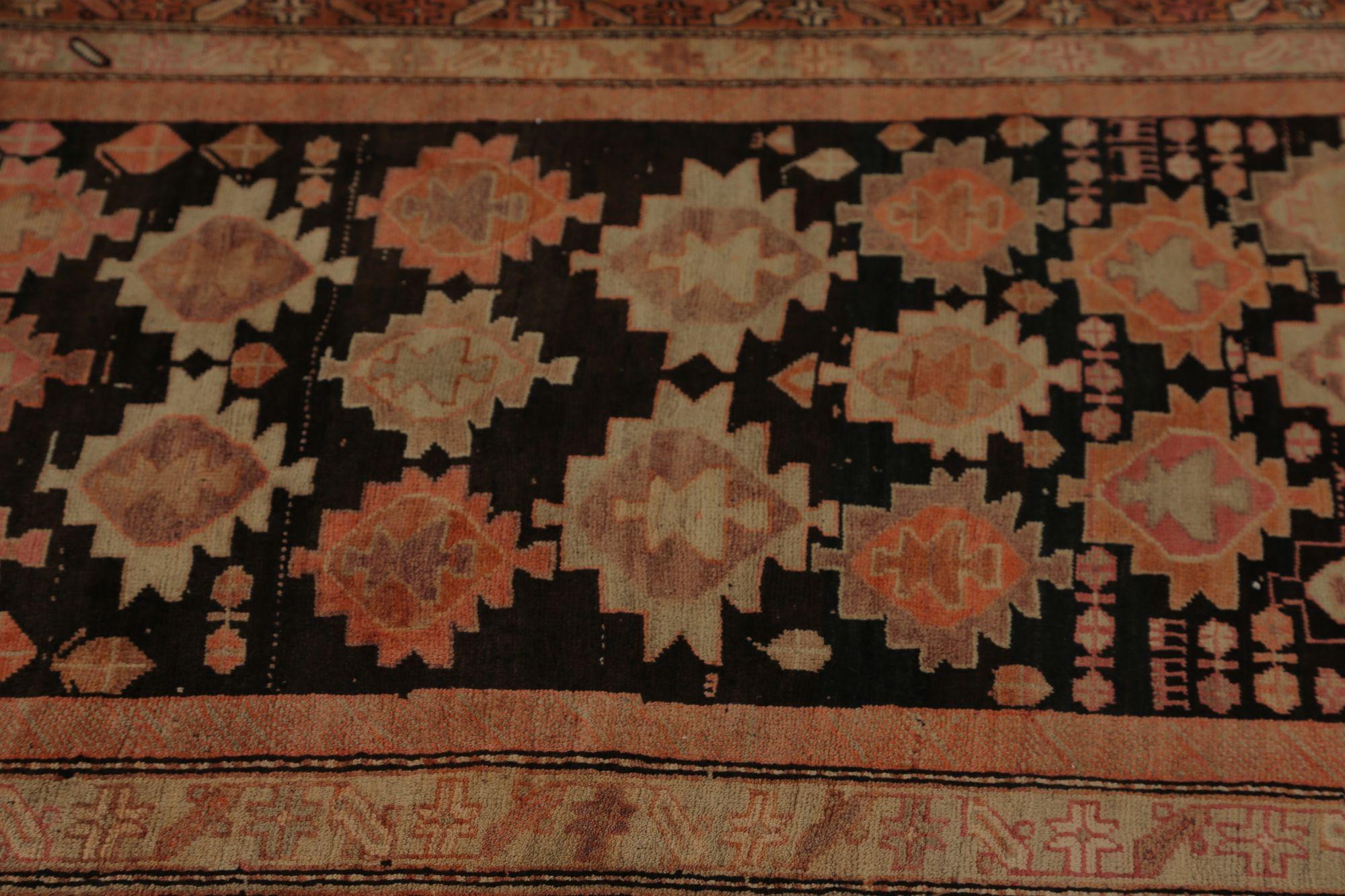 Persischer Aserbaidschan-Läufer - Wolle Schwarz Rosa Rot Design - 96755 im Zustand „Hervorragend“ im Angebot in Dallas, TX