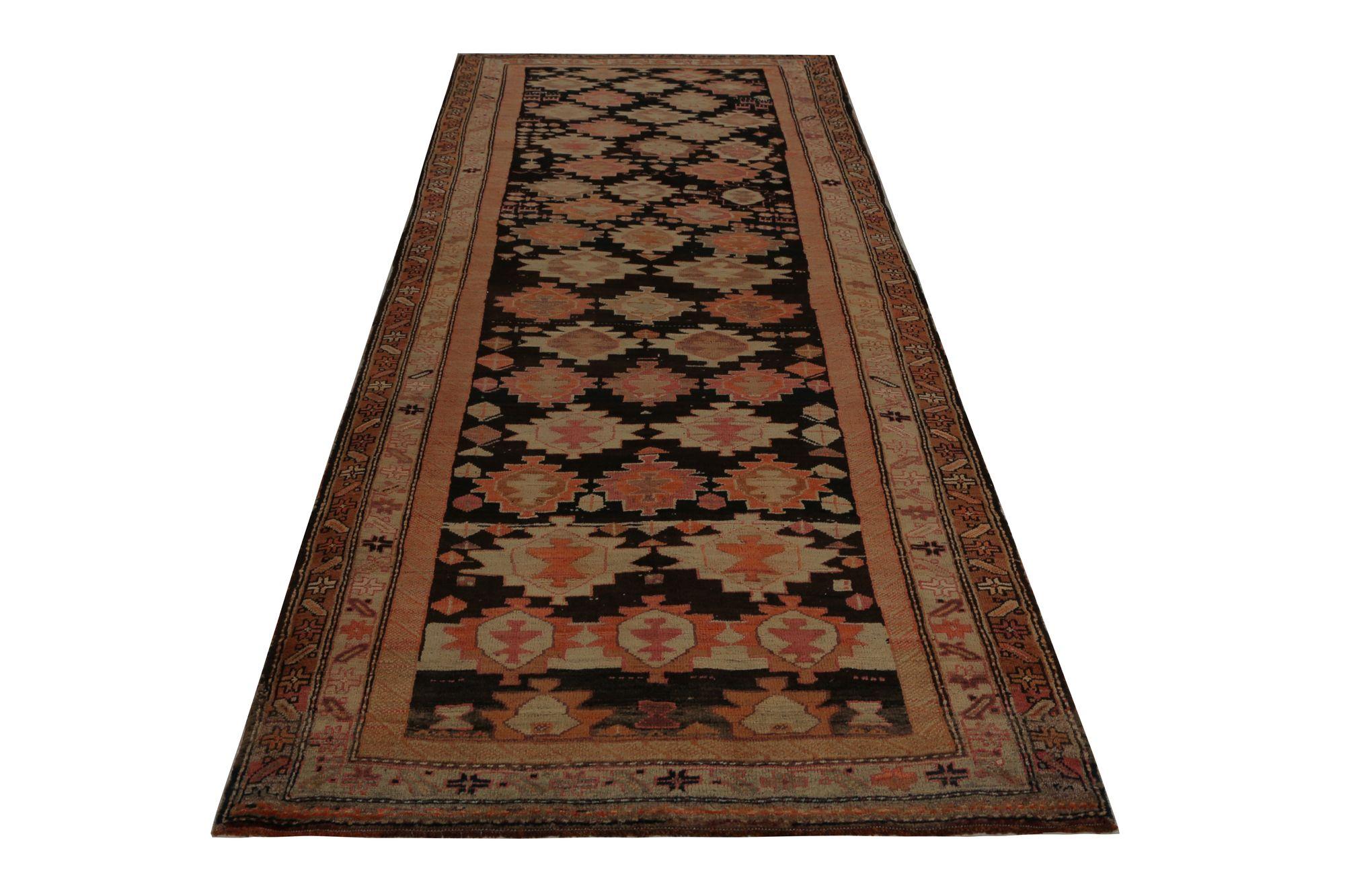Persischer Aserbaidschan-Läufer - Wolle Schwarz Rosa Rot Design - 96755 (20. Jahrhundert) im Angebot
