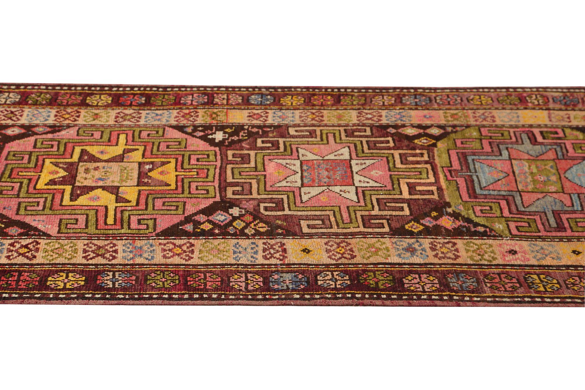 Persischer Aserbaidschanischer Läufer - Wolle Grün Elfenbein Rosa Rot - 97150 im Zustand „Hervorragend“ im Angebot in Dallas, TX