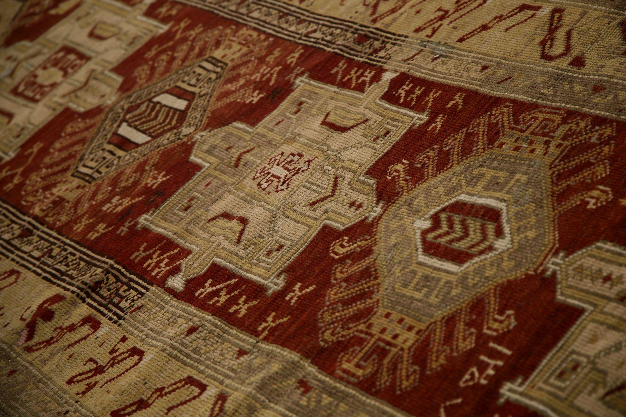 Persischer Aserbaidschan-Läufer - Wolle in Rot und Taupe Design - 97997 (Irakisch) im Angebot