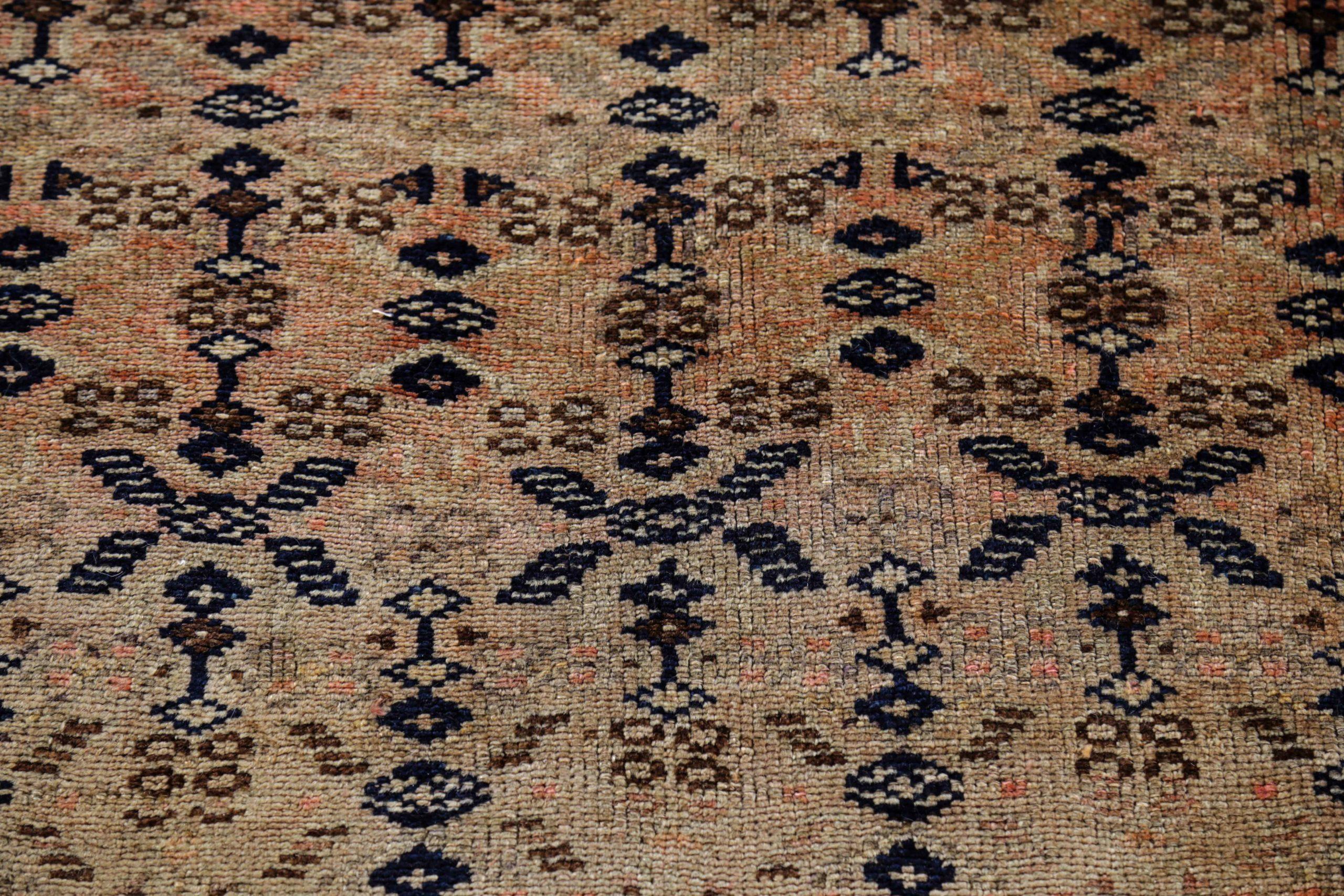 Persian Azerbaijan Small Rug - Wool Black Ivory Pink Design - 91583 In Excellent Condition For Sale In Dallas, TX