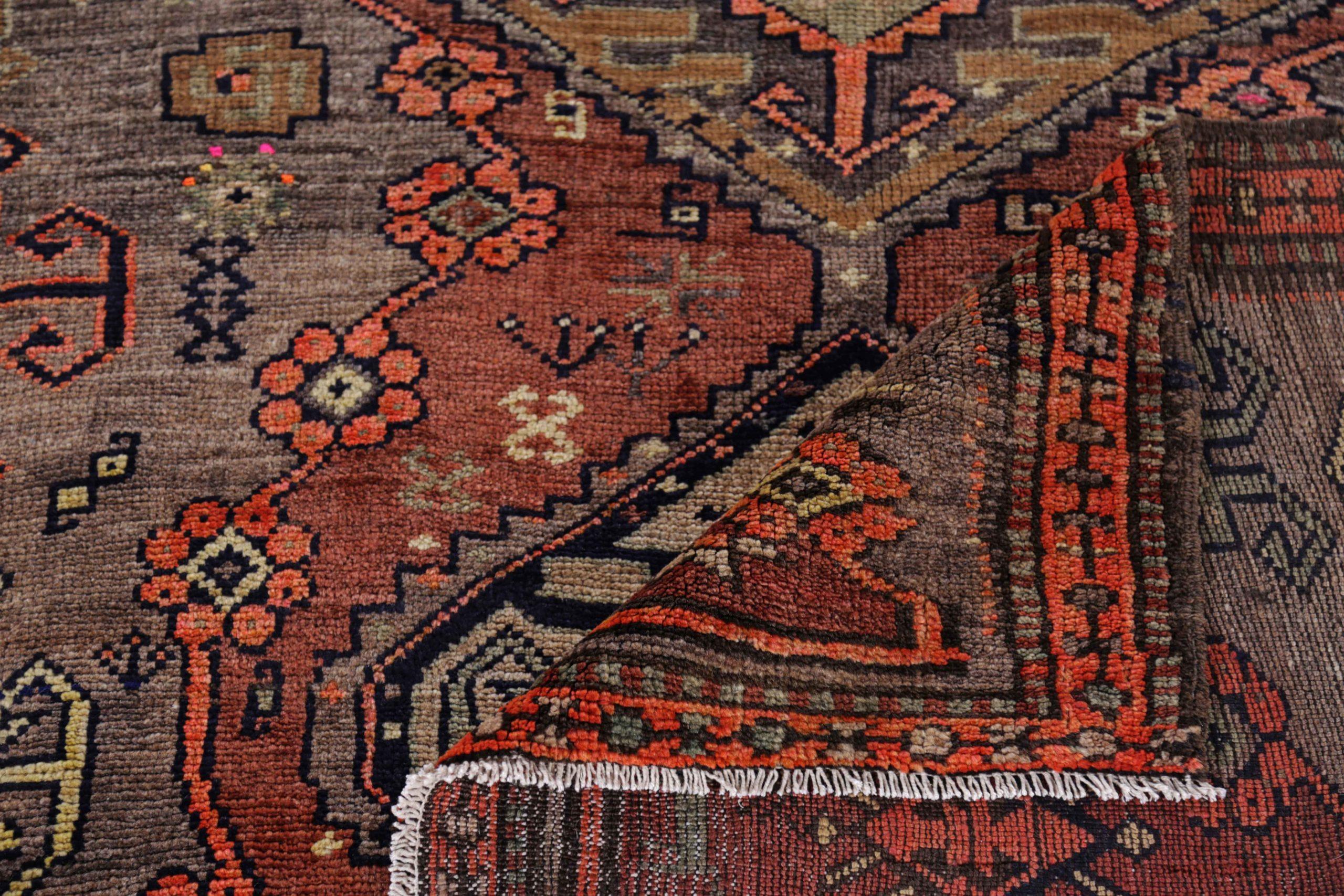 Persischer Aserbaidschanischer kleiner Teppich - Wolle Grau Rot Design - 91604 (20. Jahrhundert) im Angebot