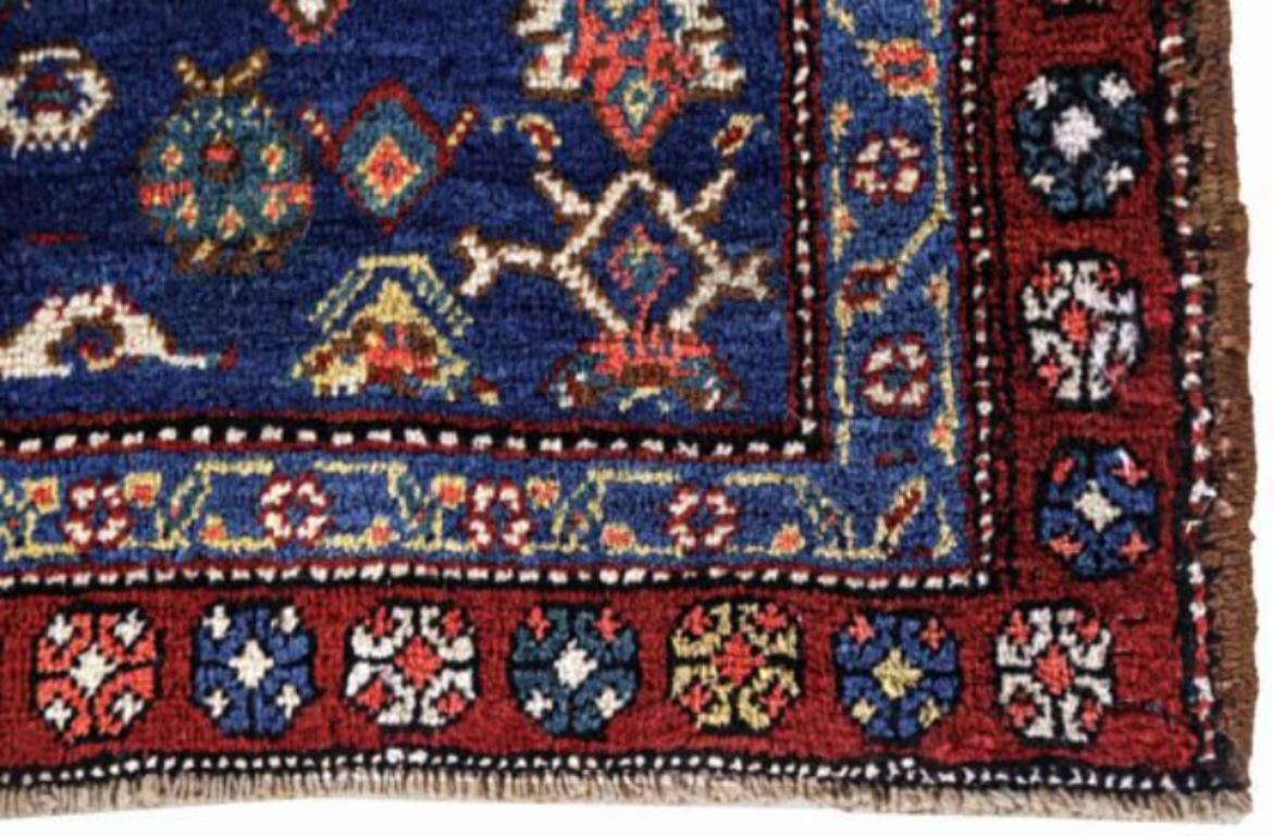 Petit tapis persan d'Azerbaïdjan - Laine bleu marine rouge jaune - 91597 Excellent état - En vente à Dallas, TX