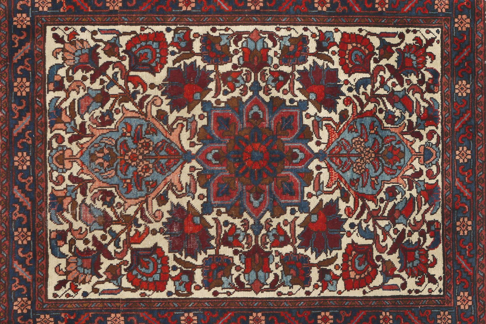Persischer Aserbaidschanischer kleiner Teppich - Wolle Elfenbein Marineblau Design - 97419 (Irakisch) im Angebot