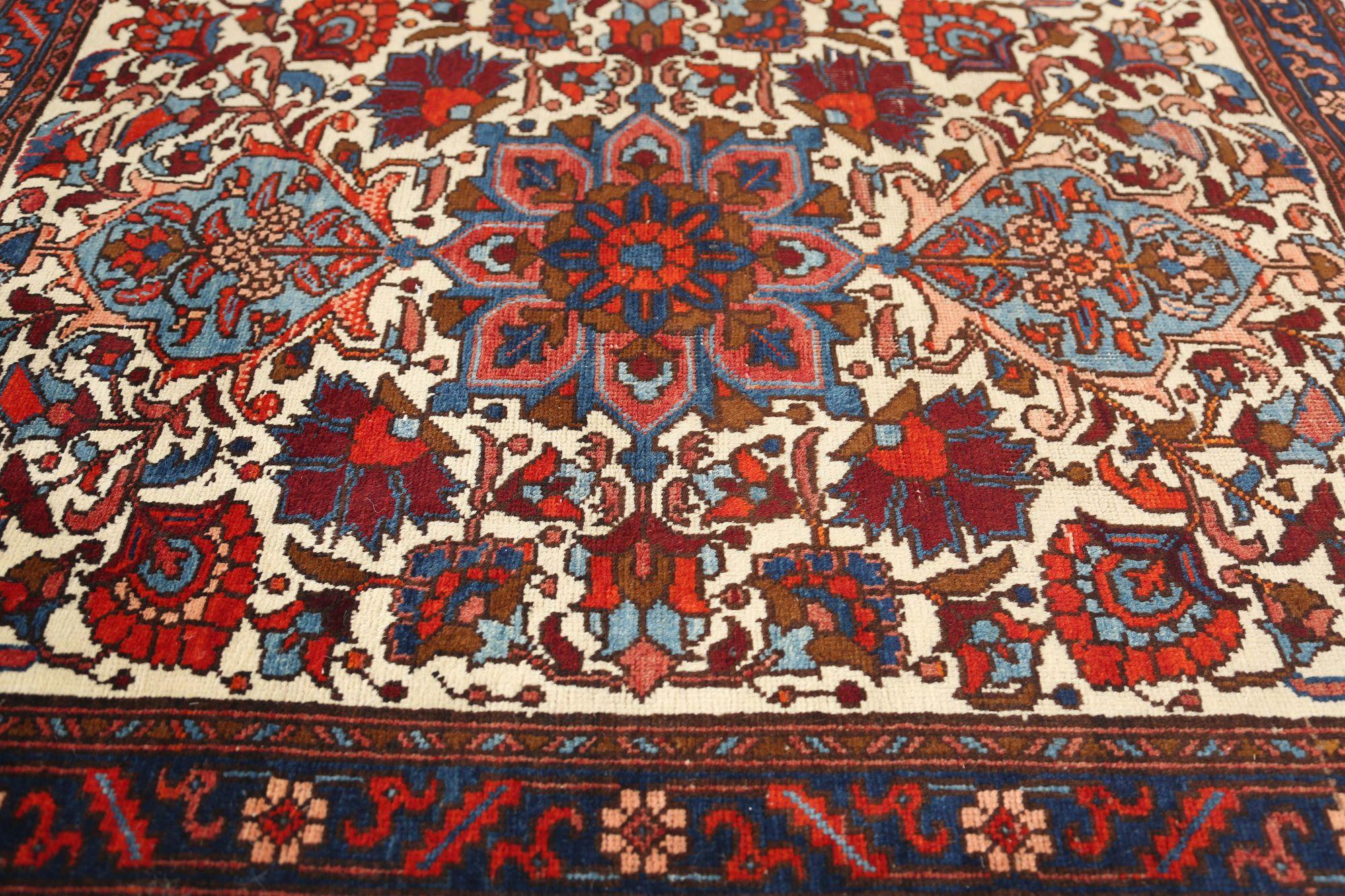 Persischer Aserbaidschanischer kleiner Teppich - Wolle Elfenbein Marineblau Design - 97419 im Zustand „Hervorragend“ im Angebot in Dallas, TX