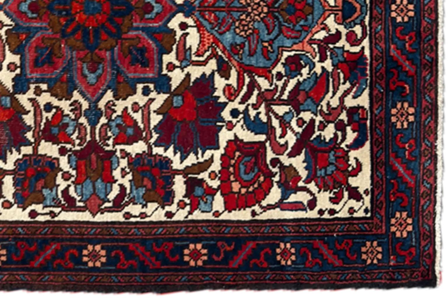 20th Century Persian Azerbaijan Small Rug - Wool Ivory Navy Blue Design For Sale