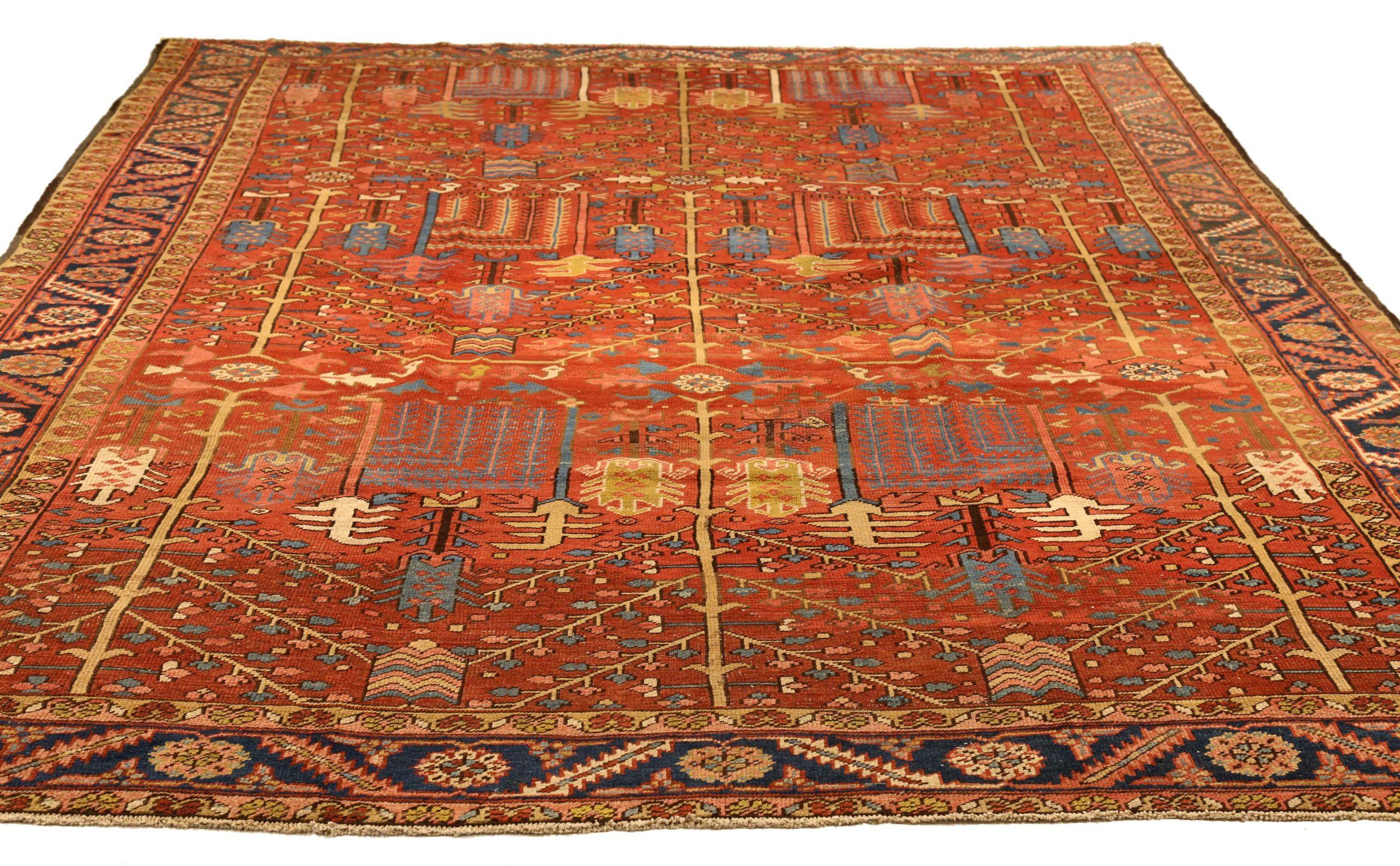 Entdecken Sie die Eleganz der persischen Bakhshayesh-Teppiche mit ihren Flächenvorhängen. Dieses exklusive Design, das mit viel Liebe zum Detail entworfen wurde, ist perfekt, um Ihren Raum zu verschönern.