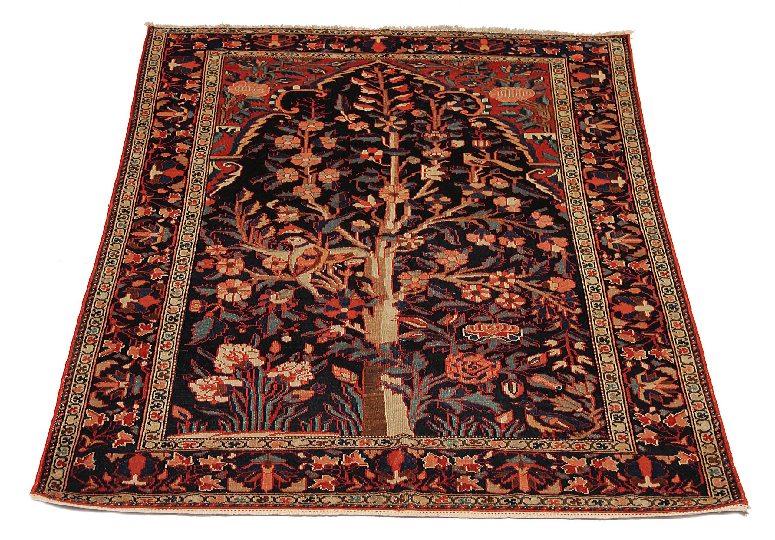 Scopri l'eleganza dei tappeti persiani Bakhtiari, caratterizzati da tappeti d'area CIRCA del 1880. Progettato con una meticolosa attenzione ai dettagli, questo design esclusivo è perfetto per valorizzare il tuo spazio.