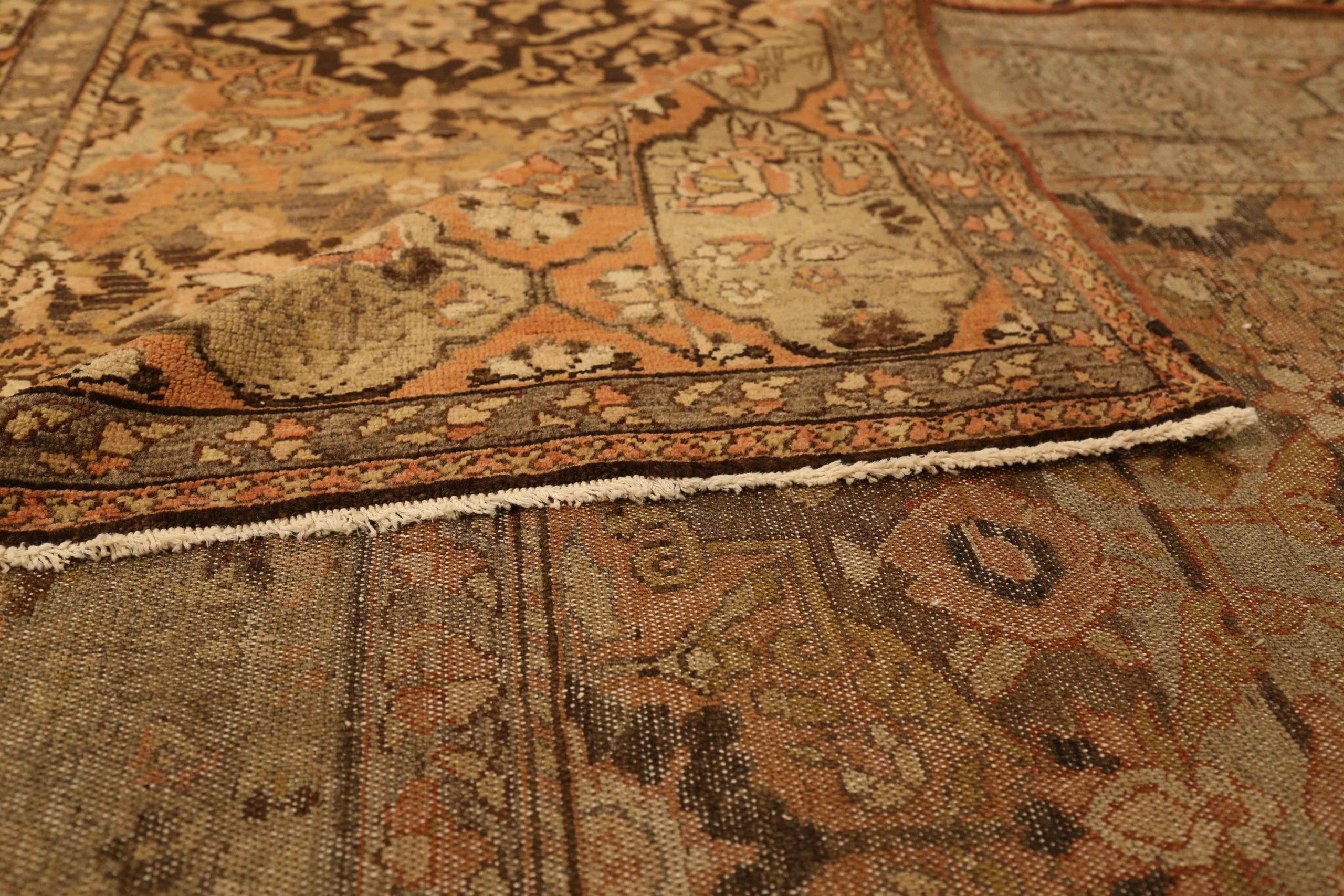 Persian Bakhtiari Area Rugs - 52035 In Excellent Condition For Sale In Dallas, TX