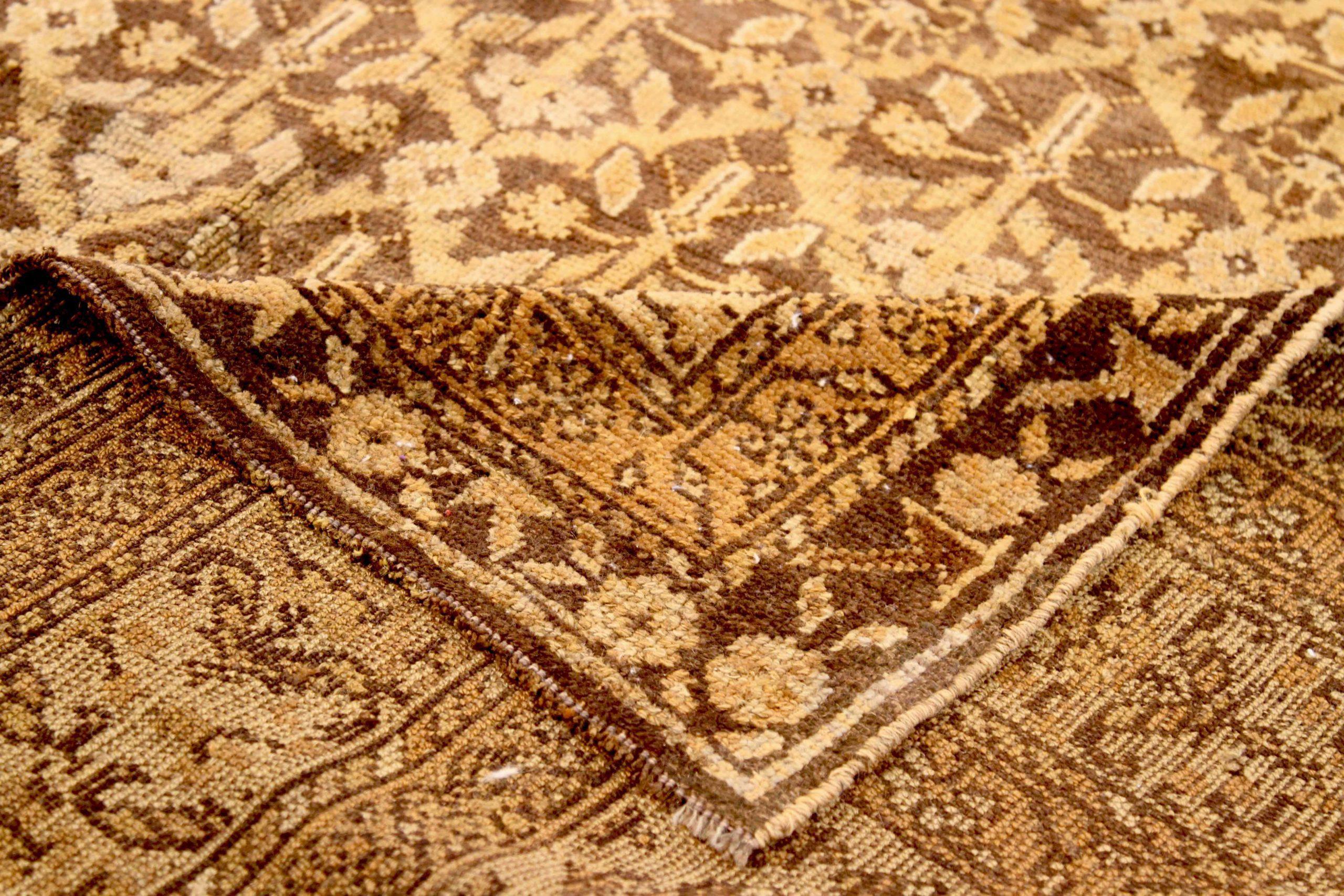 Persian Bakhtiari Area Rugs - Wool Brown Ivory 73462 In Excellent Condition For Sale In Dallas, TX