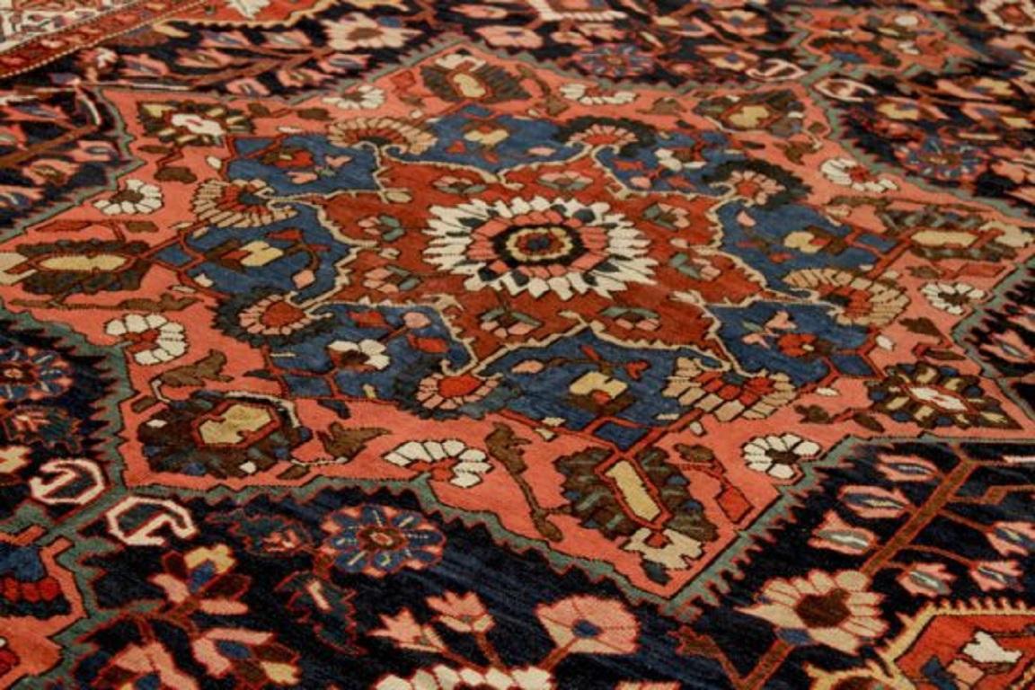Persische Bakhtiari-Teppiche Circa 1910 - Wolle Schwarz Elfenbein Rot 72318 im Zustand „Hervorragend“ im Angebot in Dallas, TX