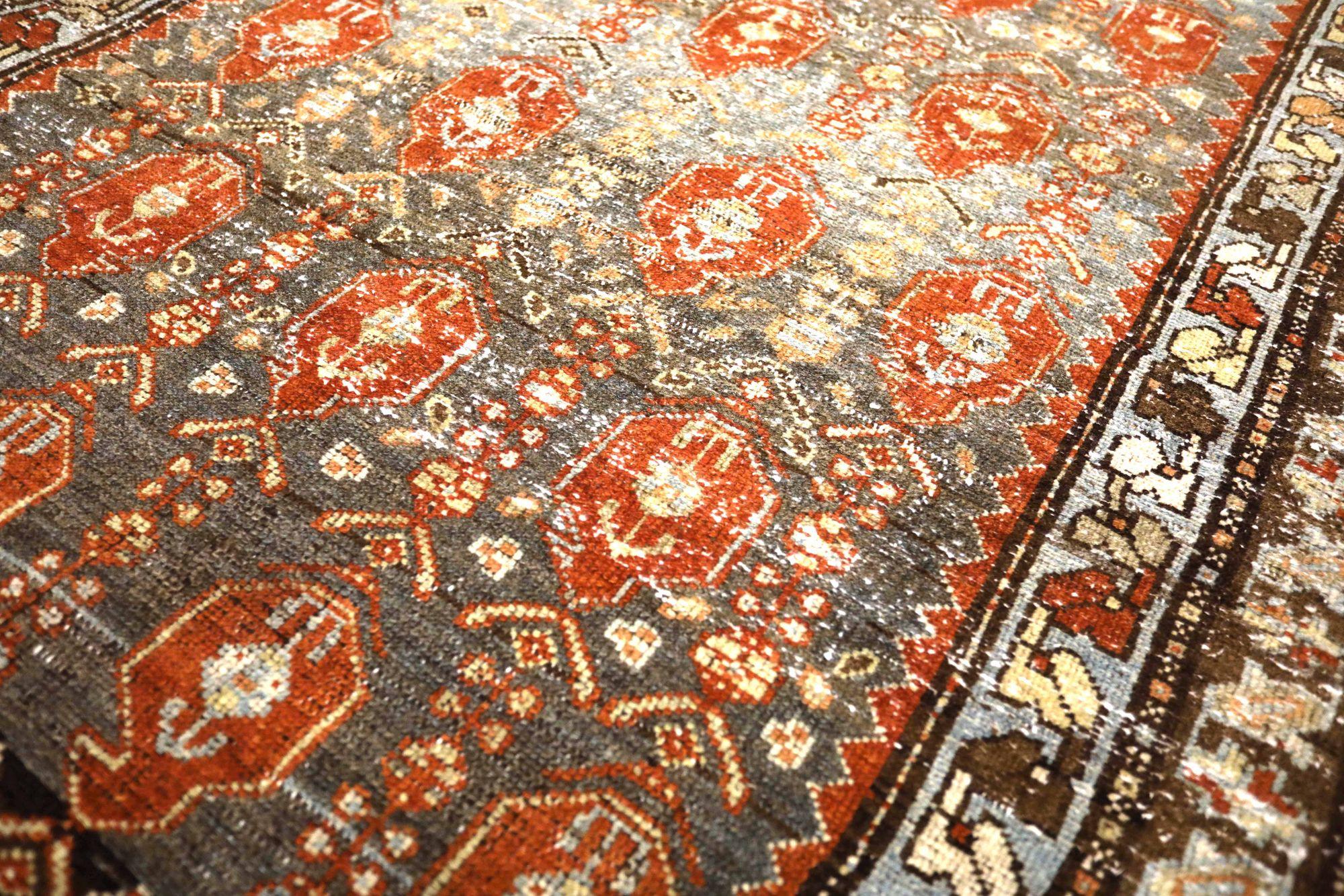 Persischer Bakhtiari-Läufer - Wolle Elfenbeinrot Design - 93406 im Zustand „Hervorragend“ im Angebot in Dallas, TX