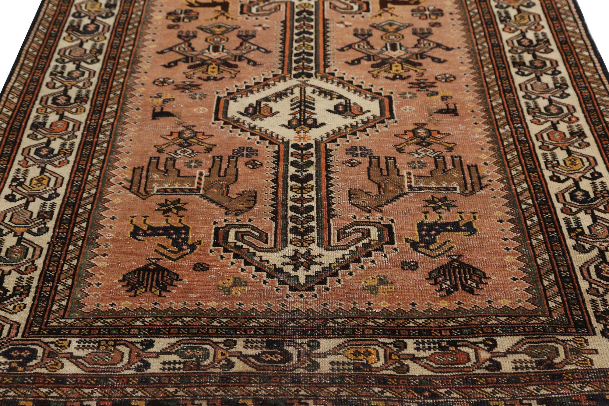 Tappeto Persiano Bakhtiari Runner - Lana Design/One Rosa - 96966 In condizioni ottime in vendita a Dallas, TX
