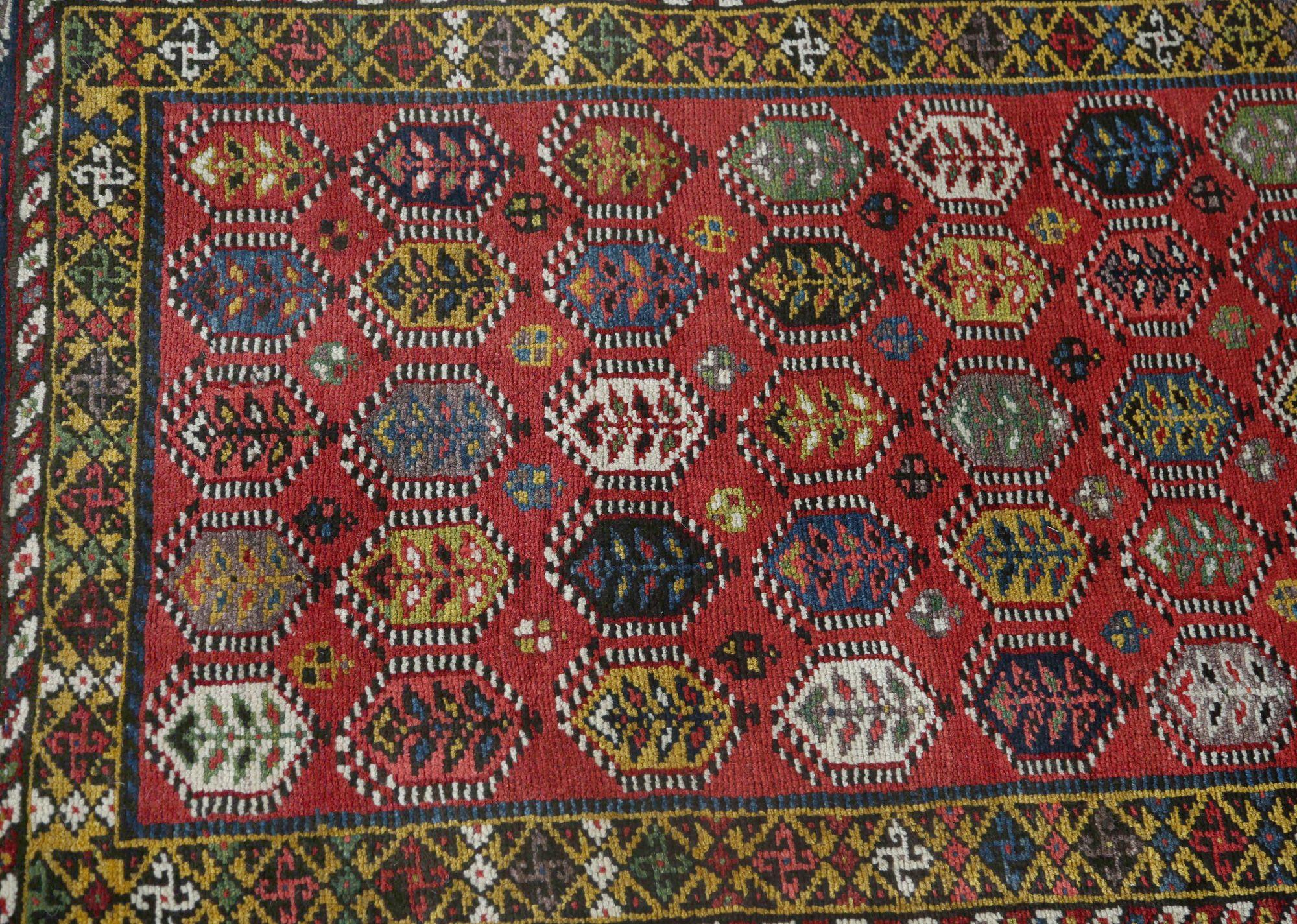 Tappeto persiano Bakhtiari Runner - Design rosso lana - 96867 In condizioni ottime in vendita a Dallas, TX