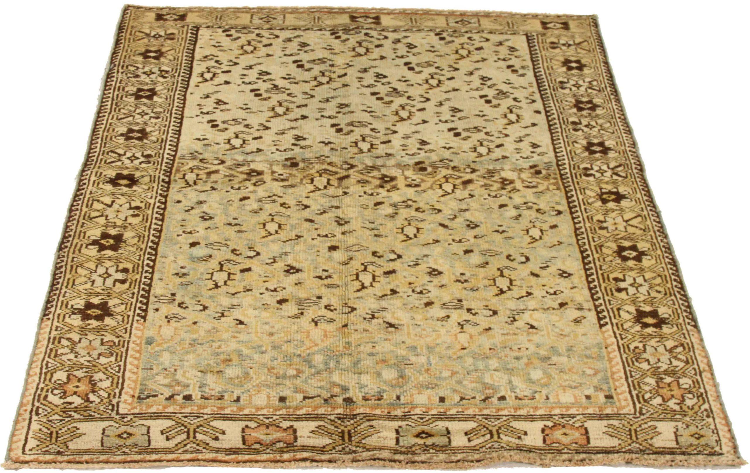 Scopri l'eleganza del tappeto persiano Bakhtiari di piccole dimensioni del 1880. Progettato con lana e marrone-avorio-blu chiaro, questo design esclusivo è perfetto per valorizzare il tuo spazio.