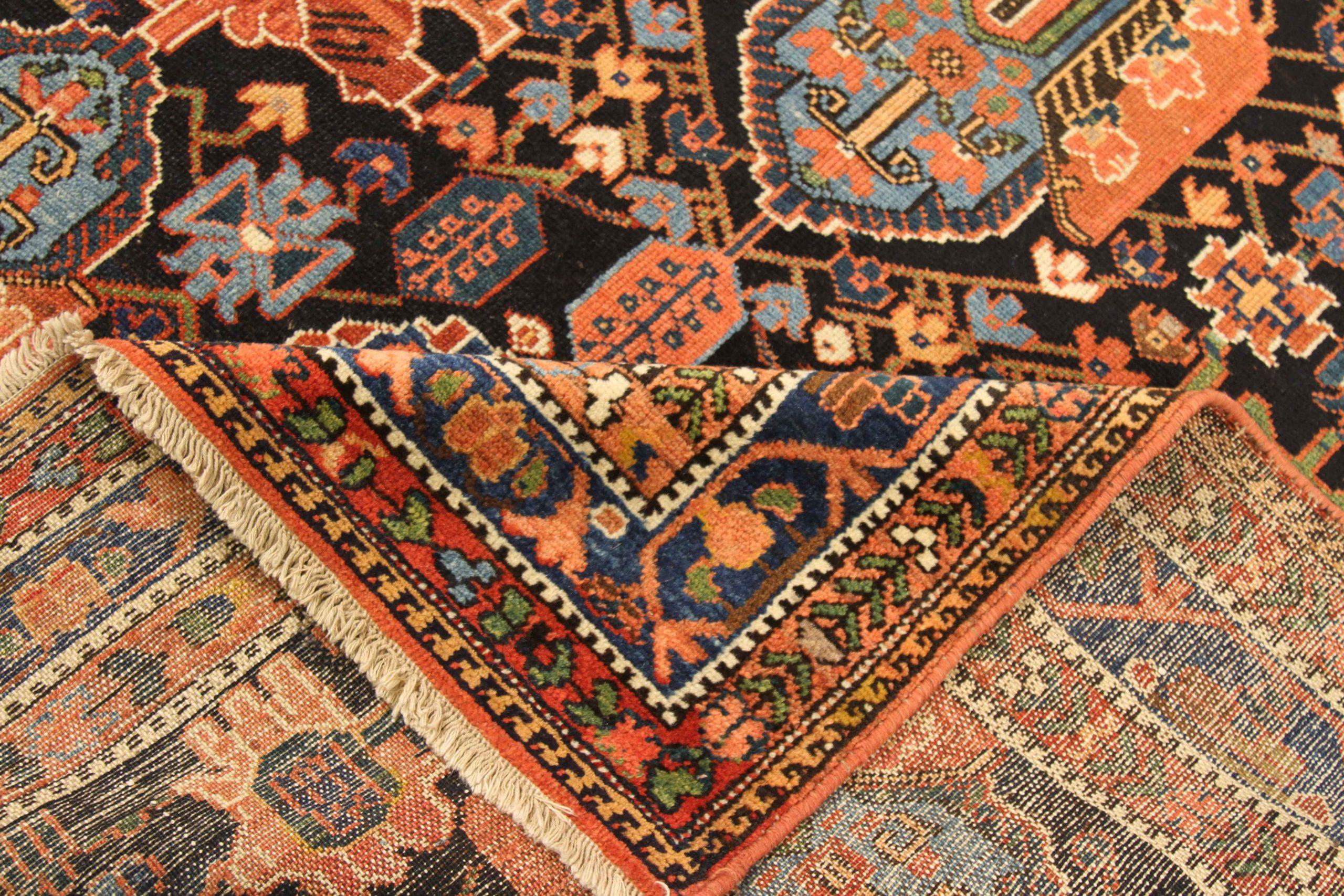 Persischer Bakhtiari Kleiner Teppich aus Wolle in Marineblau und Rosa 10518 (Asiatisch) im Angebot