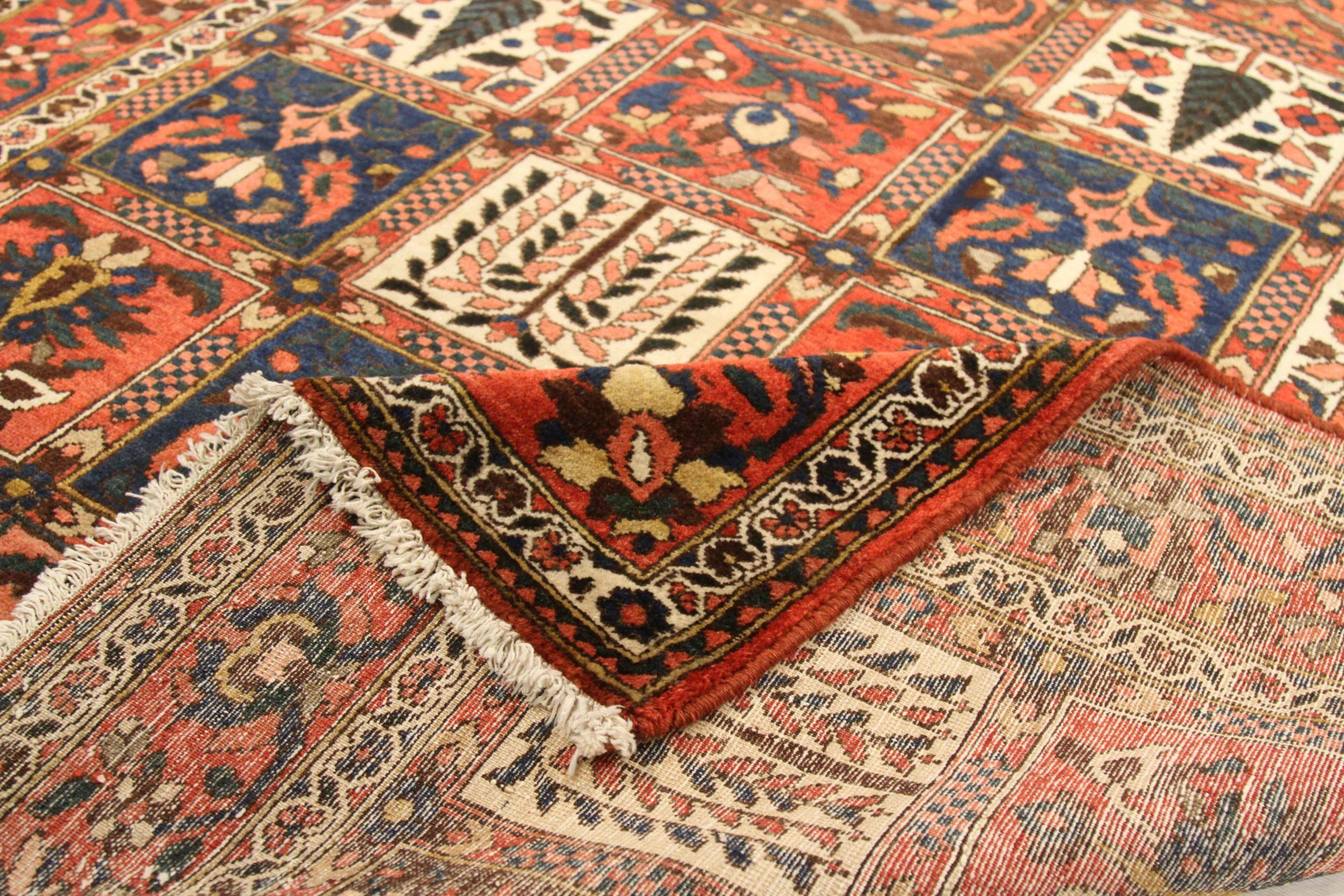 Persischer Bakhtiari Kleiner Teppich Circa 1910 - Wolle Elfenbein Marineblau Blau Rot Design - 75441 (Asiatisch) im Angebot