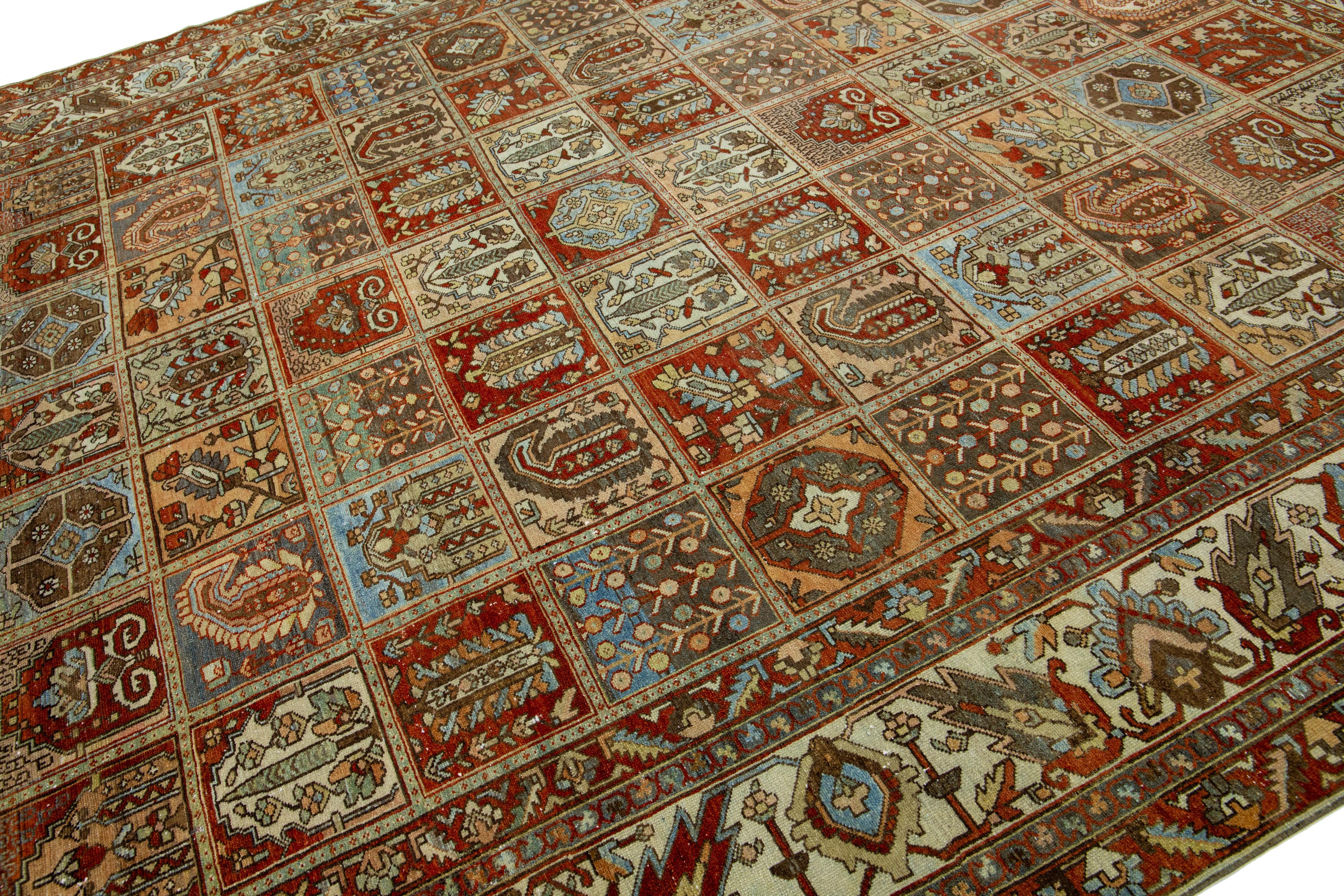 Persischer Bakhtiari-Wollteppich  Antiquitäten mit mehrfarbigem Allover-Motiv  (Islamisch) im Angebot