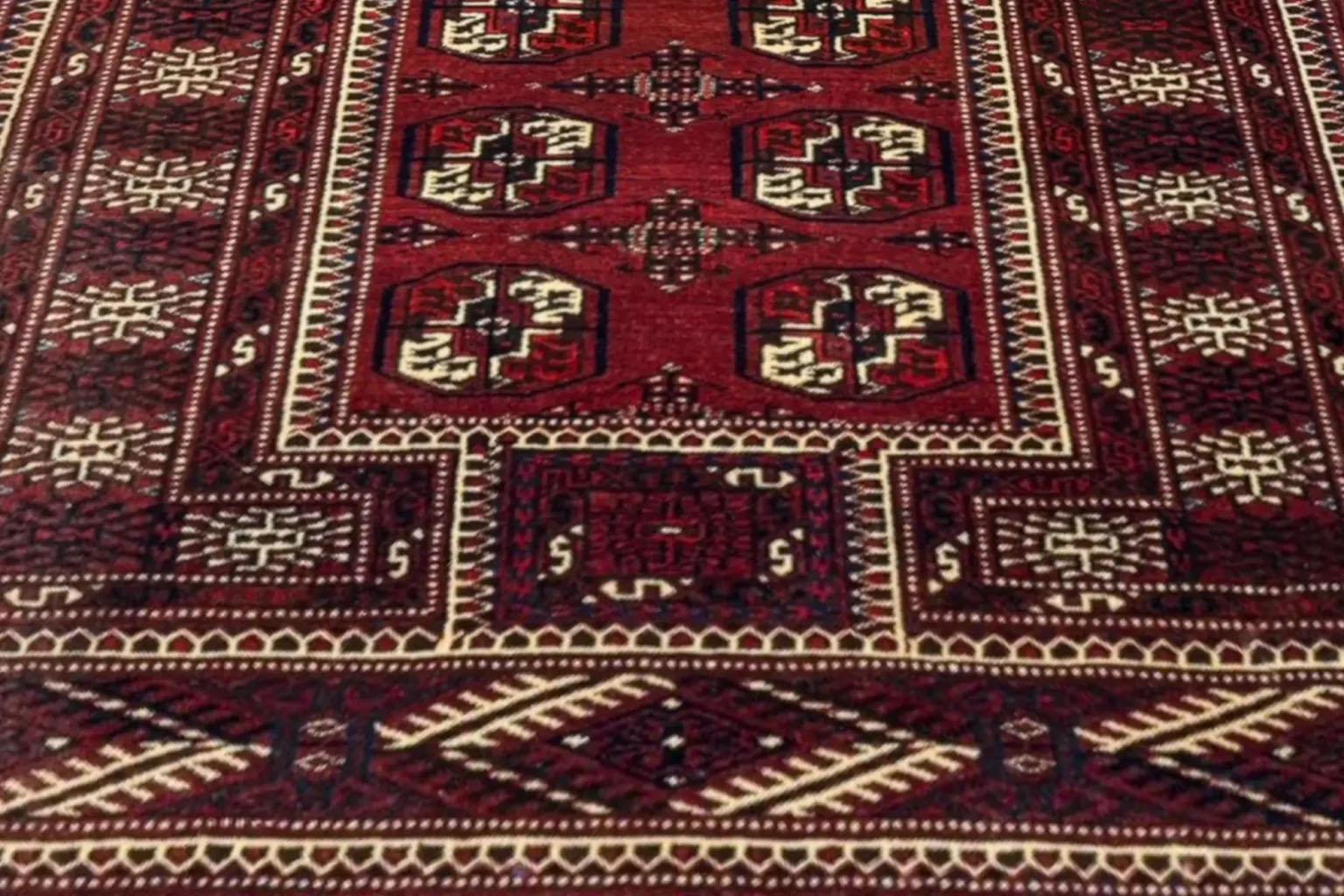 Tessuto a mano Tappeto persiano Balouch Small Design, circa 1910 - Lana, avorio, rosso - 75439 in vendita