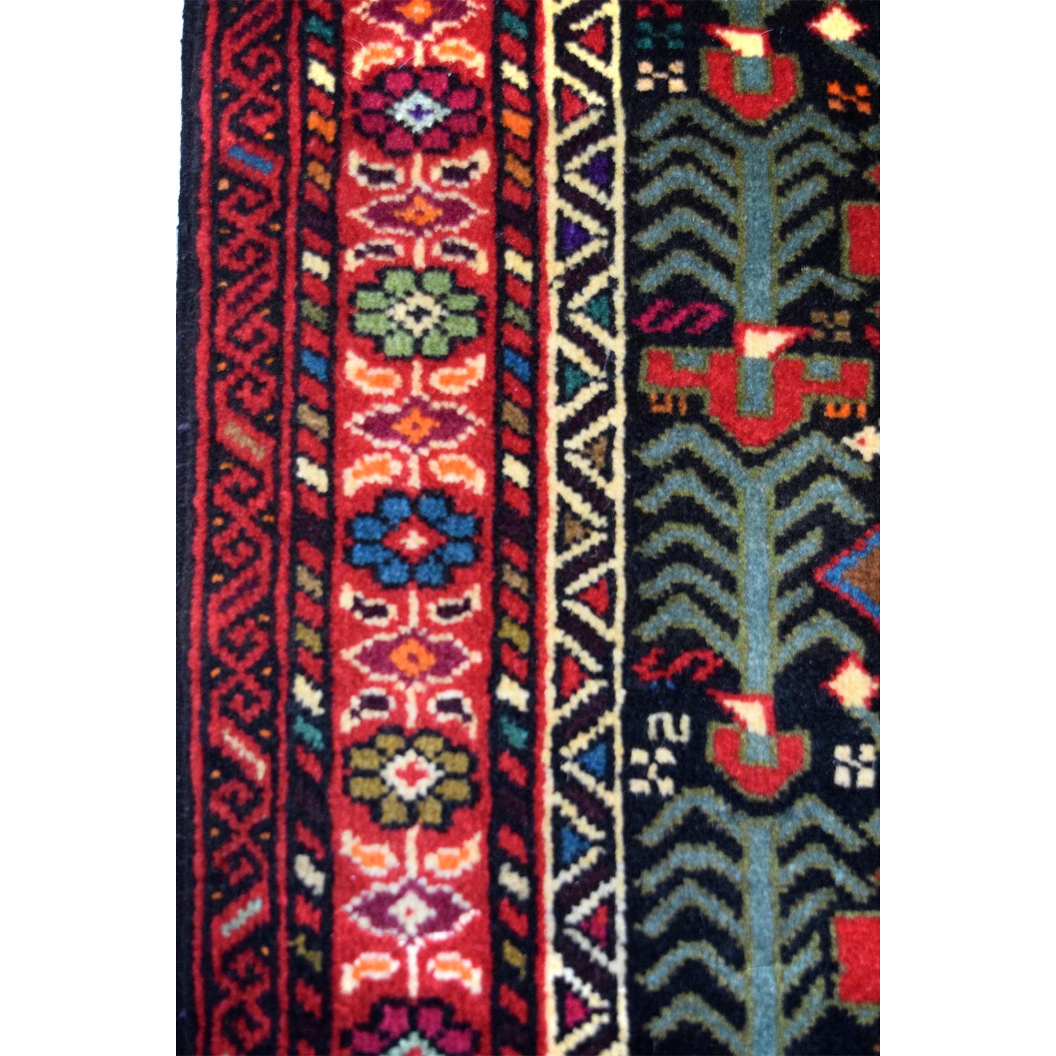Teinture végétale Tapis persan Balouchi en laine des années 1950, 3' x 5' en vente