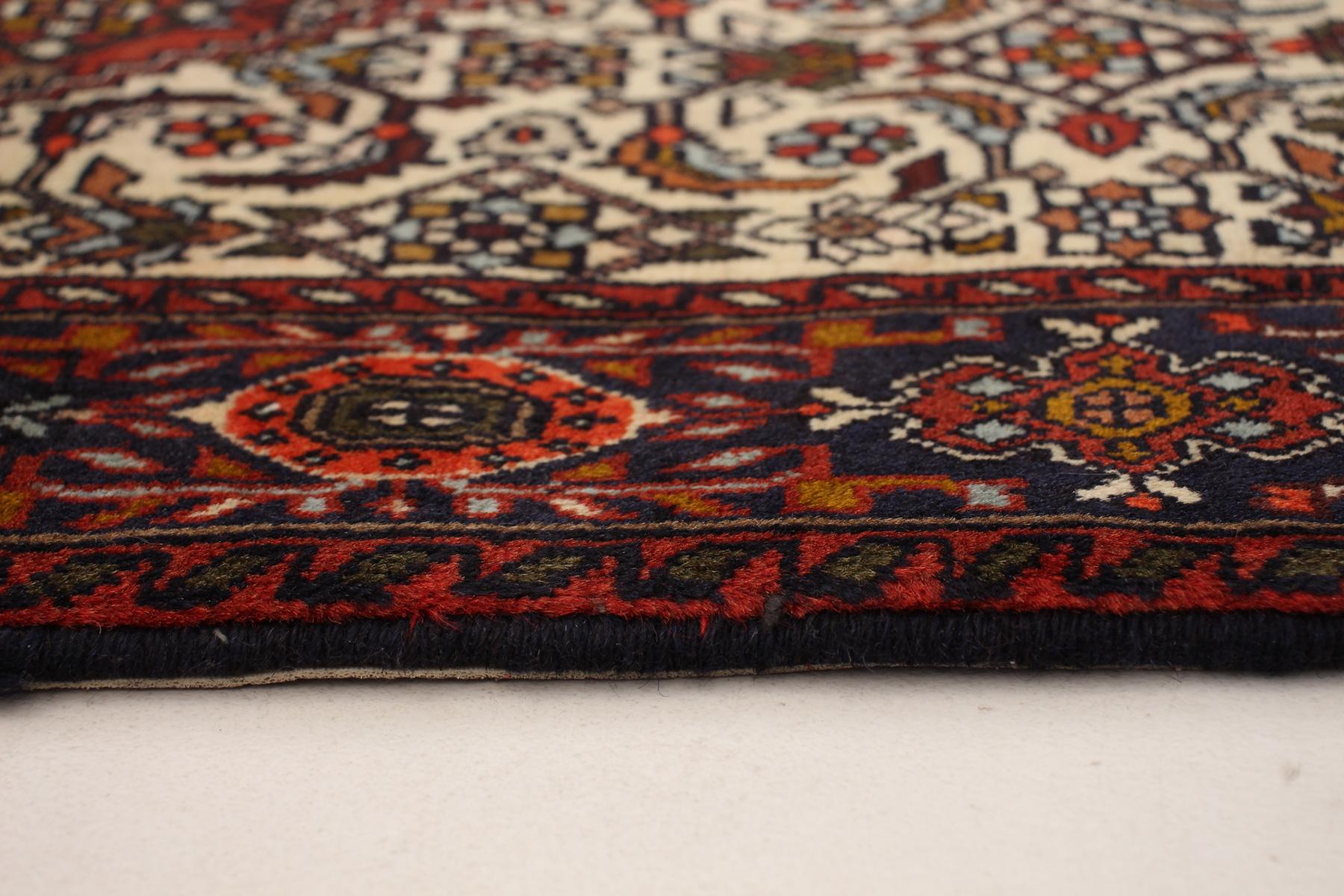 Hand-knotted, Vintage Wool Persian Bidgeneh Rug, Red and Cream, 3' x 5' In Good Condition For Sale In New York, NY