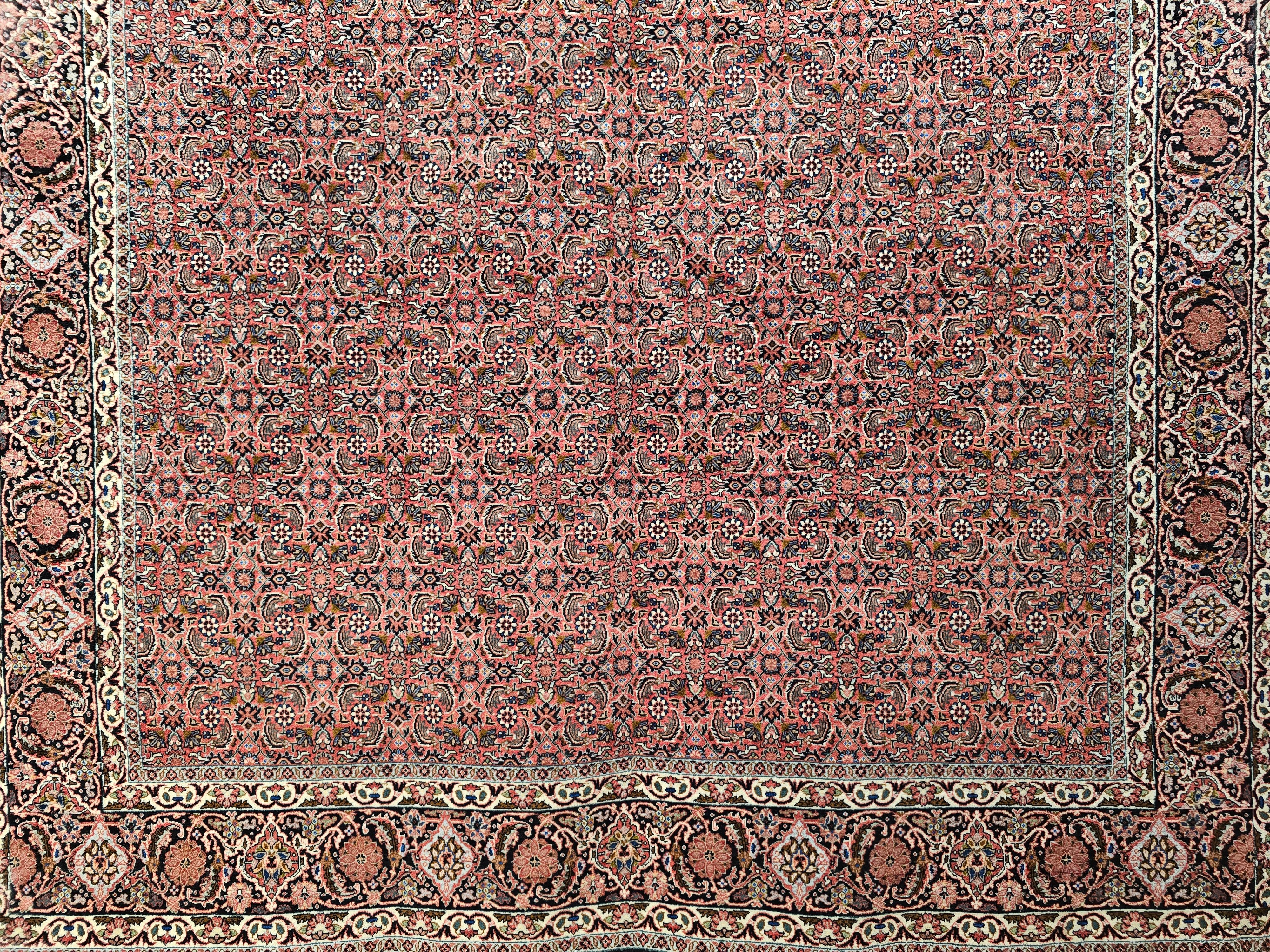 Persischer Bidjar in Allover Herati mit geometrischem Muster in Dunkelrot, Marineblau und Elfenbein im Angebot 1